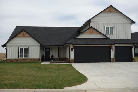 Homes For Sale - 1522 N Emerald Valley Dr<br/> Mulvane, KS 67110