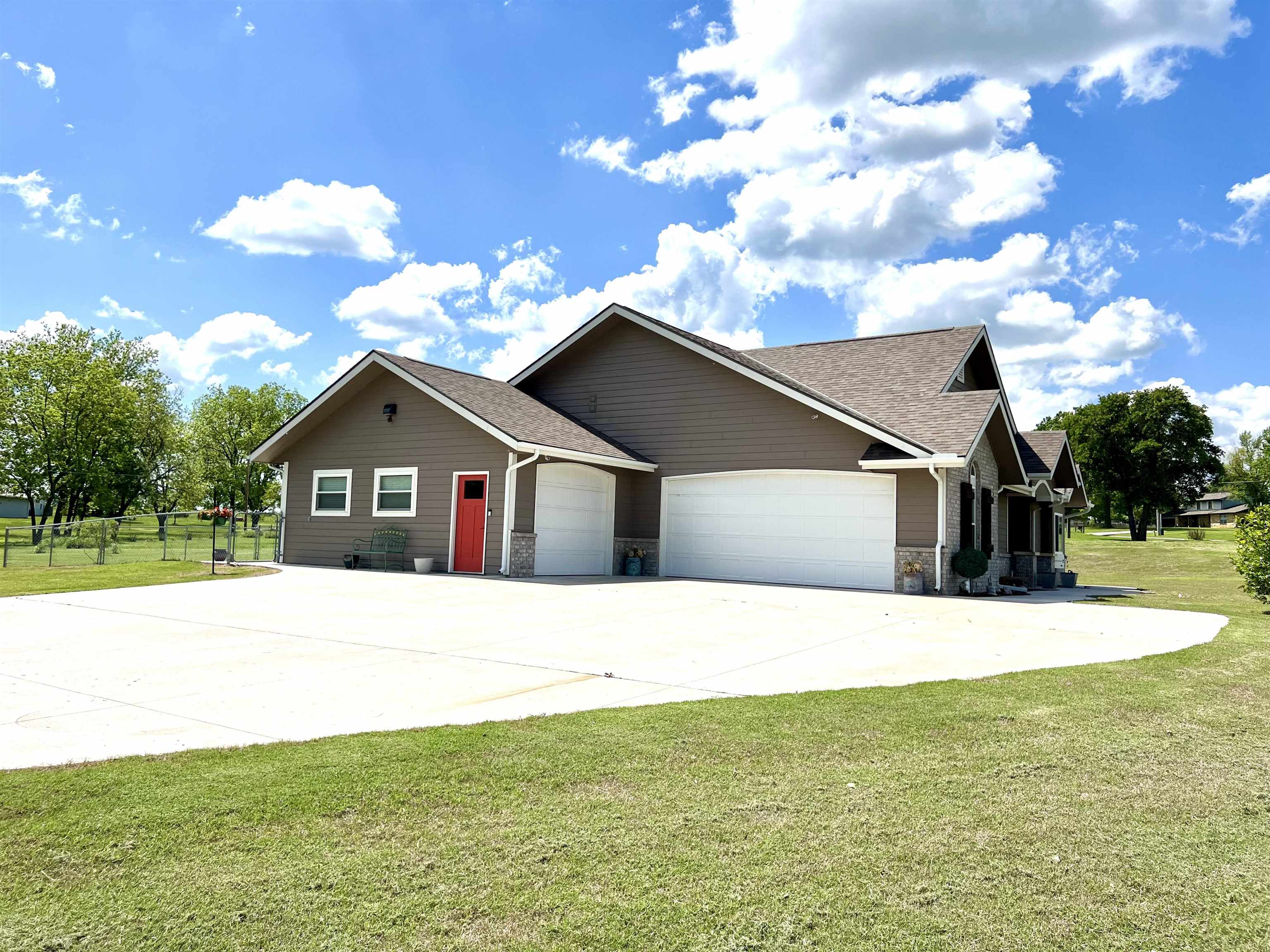2545 Vine Ave, Parkerfield, Kansas image 3
