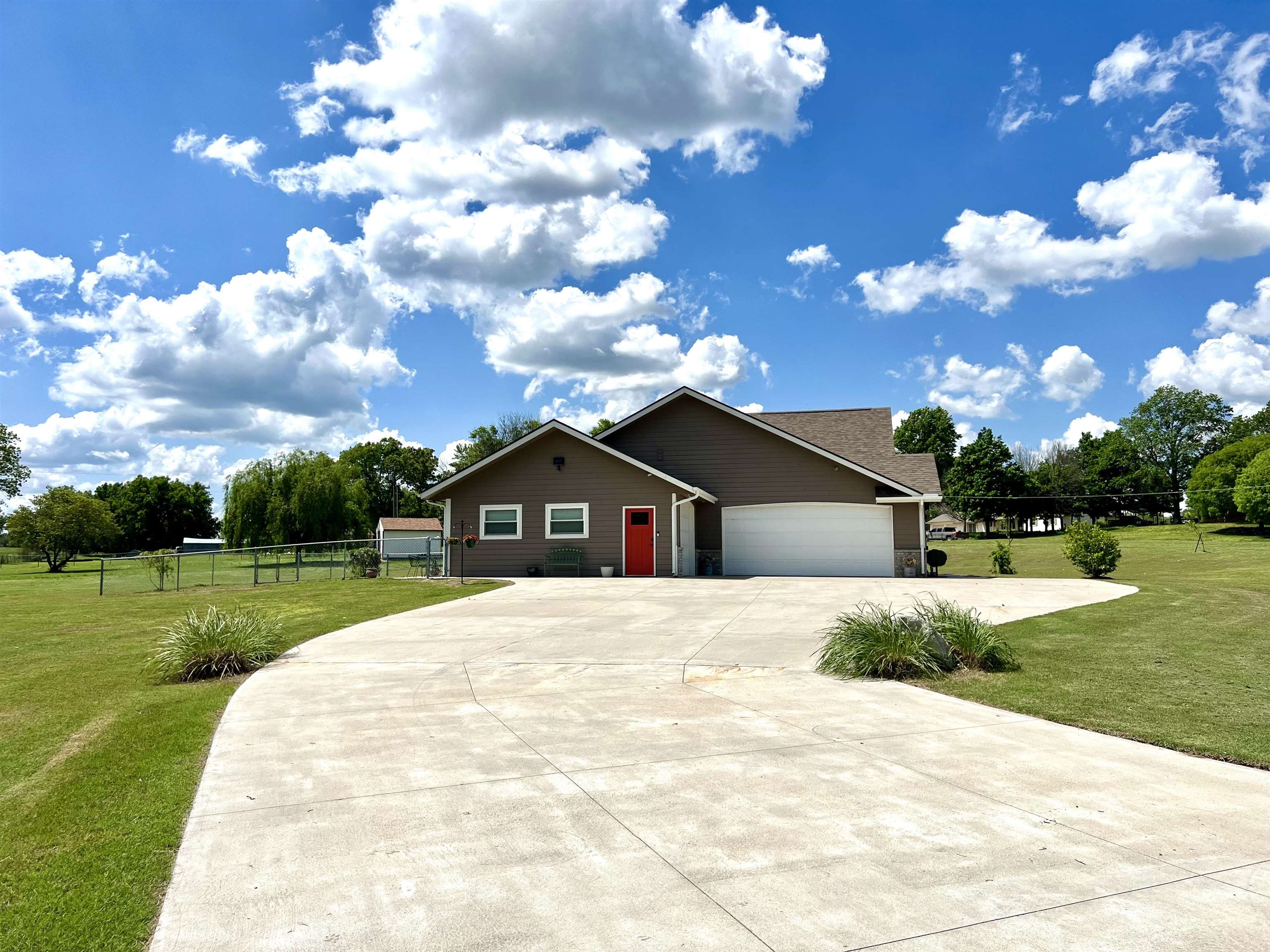 2545 Vine Ave, Parkerfield, Kansas image 4