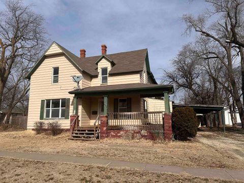 Homes For Sale - 622 SE 3rd St<br/> Harvey County, Newton, KS 67114