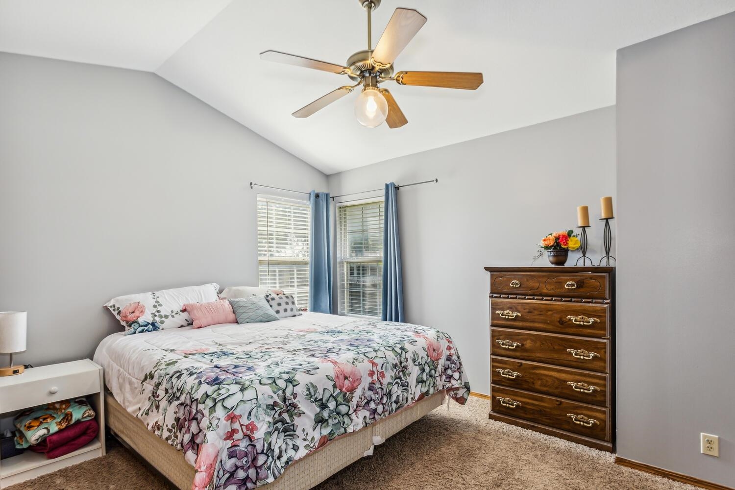 Colwich, Kansas 67030, United States, 3 Bedrooms Bedrooms, ,3 BathroomsBathrooms,Residential,Pending,48902