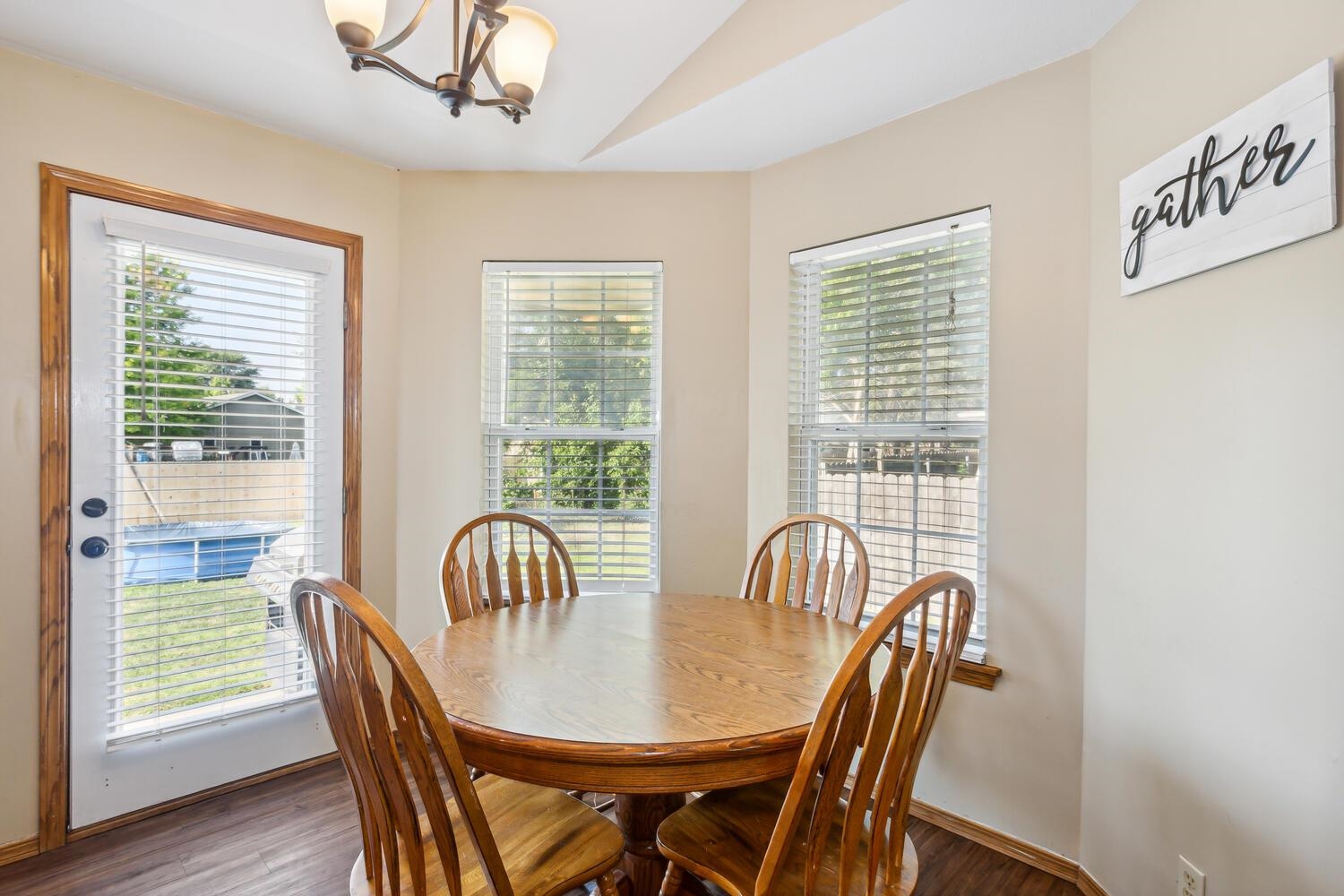 Colwich, Kansas 67030, United States, 3 Bedrooms Bedrooms, ,3 BathroomsBathrooms,Residential,Pending,48902