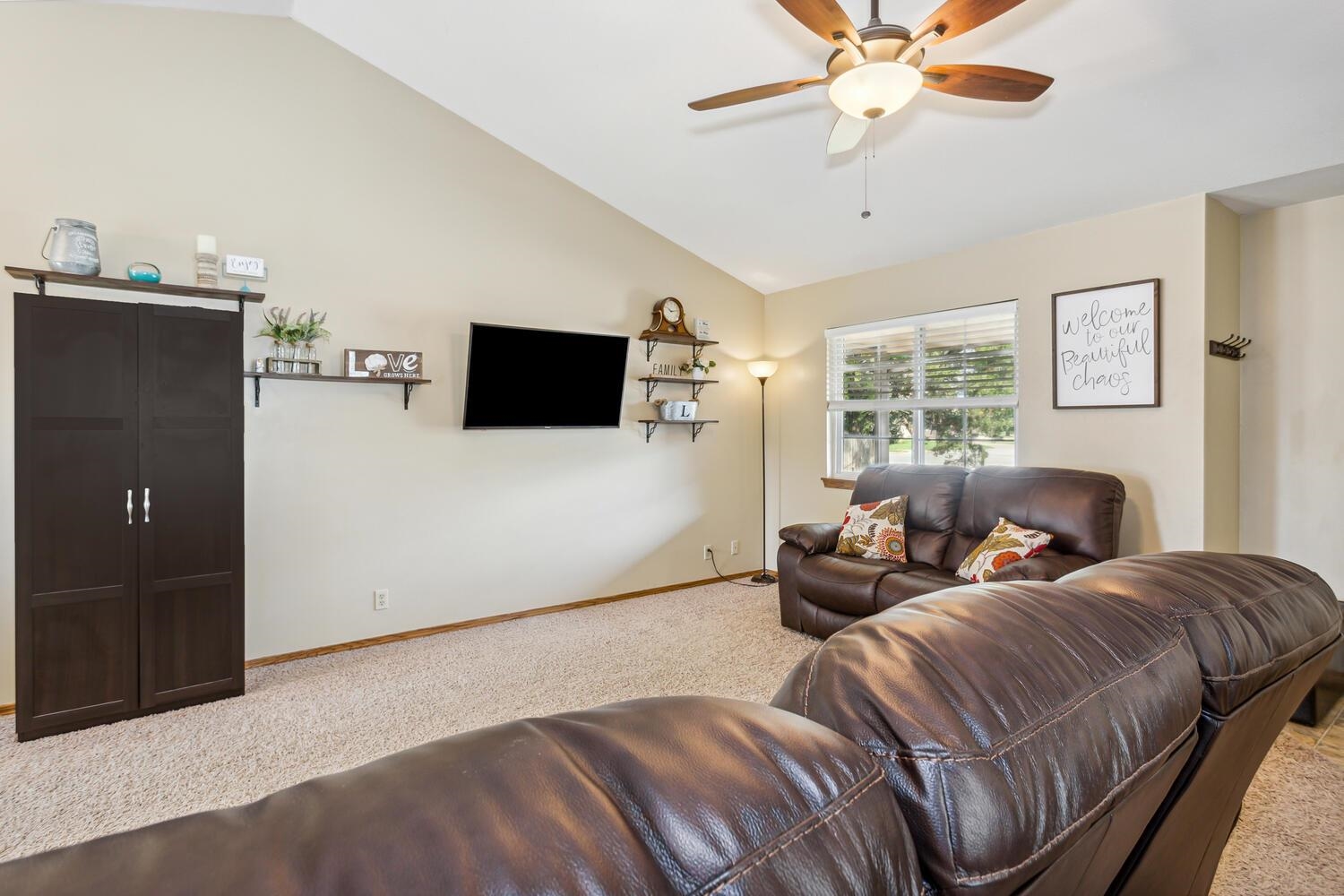 Colwich, Kansas 67030, United States, 3 Bedrooms Bedrooms, ,3 BathroomsBathrooms,Residential,Pending,48902