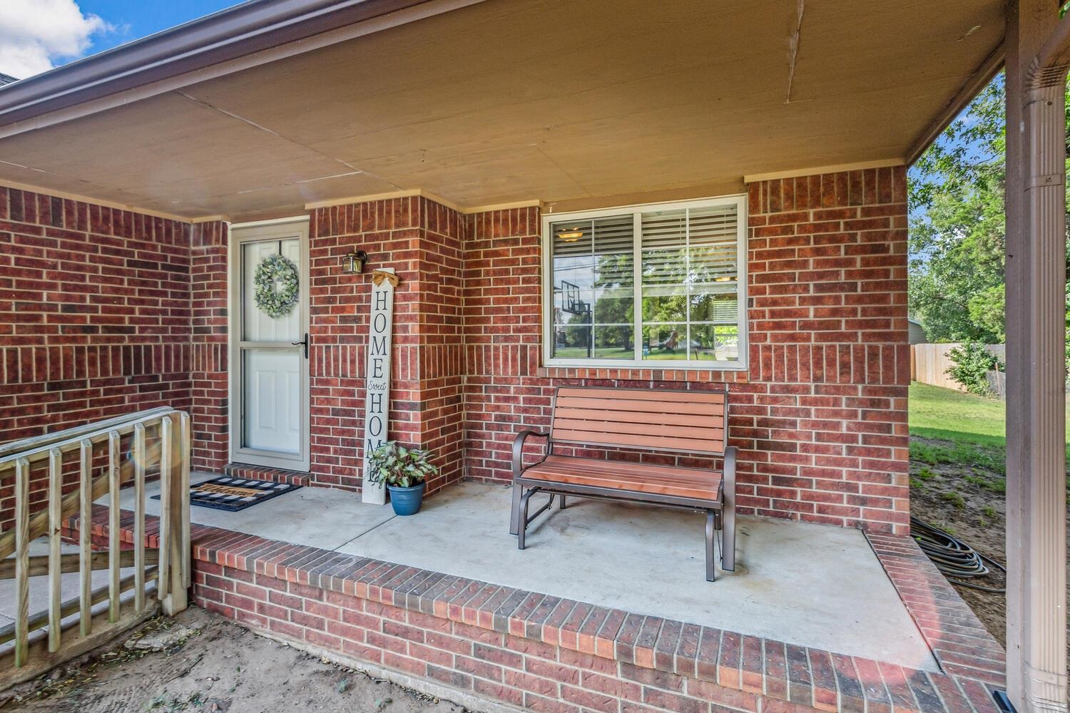 Colwich, Kansas 67030, United States, 3 Bedrooms Bedrooms, ,3 BathroomsBathrooms,Residential,Pending,48902