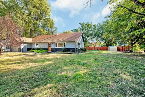 216 N Race St, Arlington, KS MLS: 646122