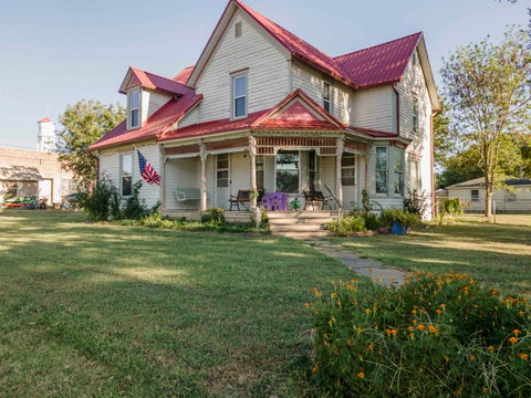 Homes For Sale - 141 W Washington<br/> Howard, KS 67349