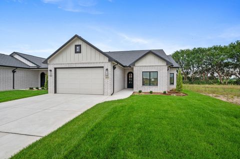 Townhouse For Sale - 6126 N Hiebert Dr<br/> Park City, KS 67219