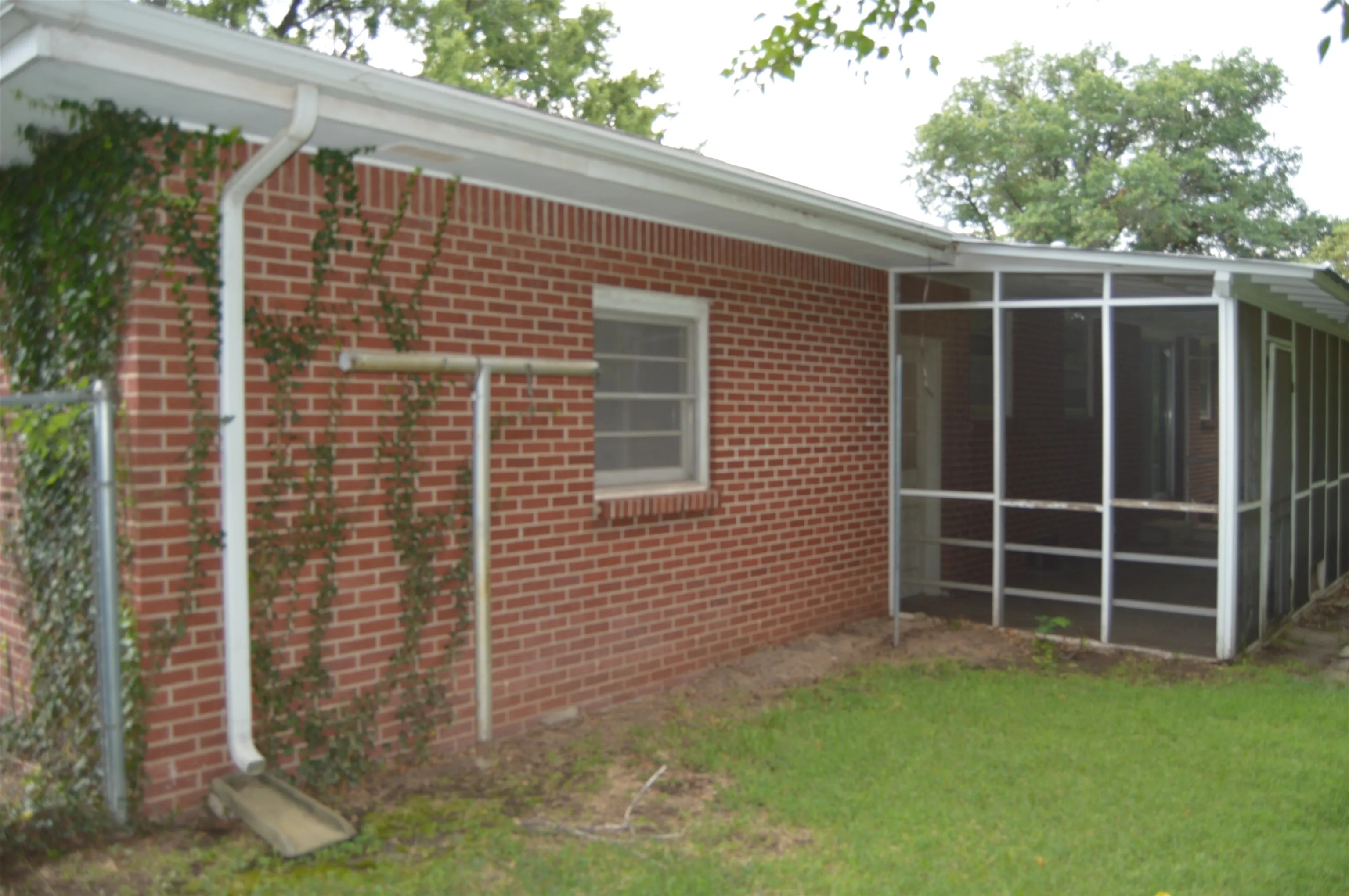 Wichita, Kansas 67211, United States, 3 Bedrooms Bedrooms, ,3 BathroomsBathrooms,Residential,Pending,46782