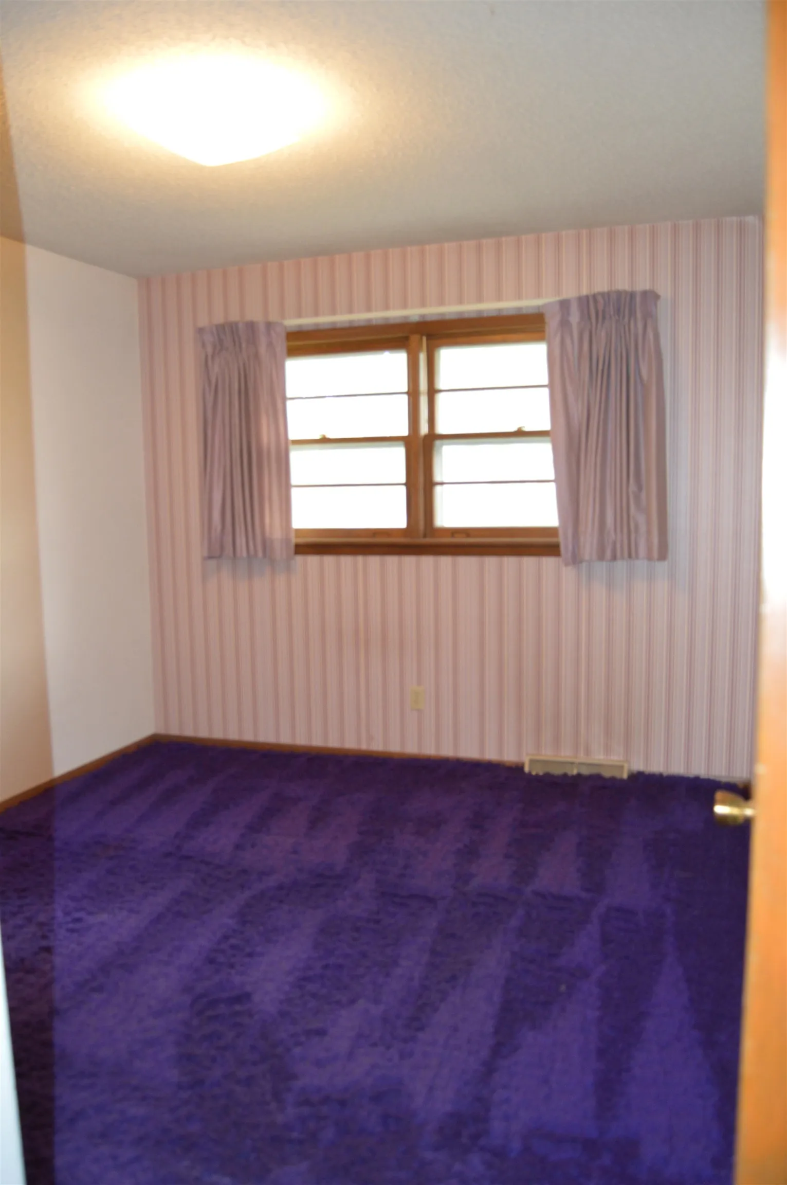Wichita, Kansas 67211, United States, 3 Bedrooms Bedrooms, ,3 BathroomsBathrooms,Residential,Pending,46782