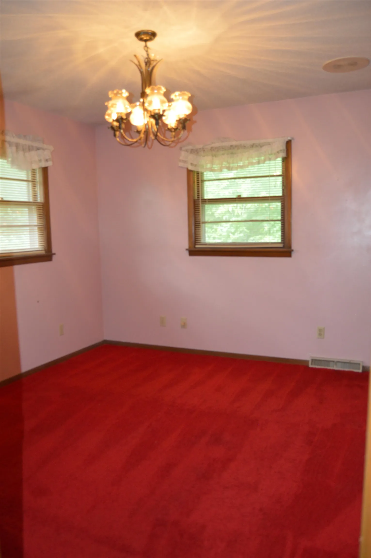 Wichita, Kansas 67211, United States, 3 Bedrooms Bedrooms, ,3 BathroomsBathrooms,Residential,Pending,46782