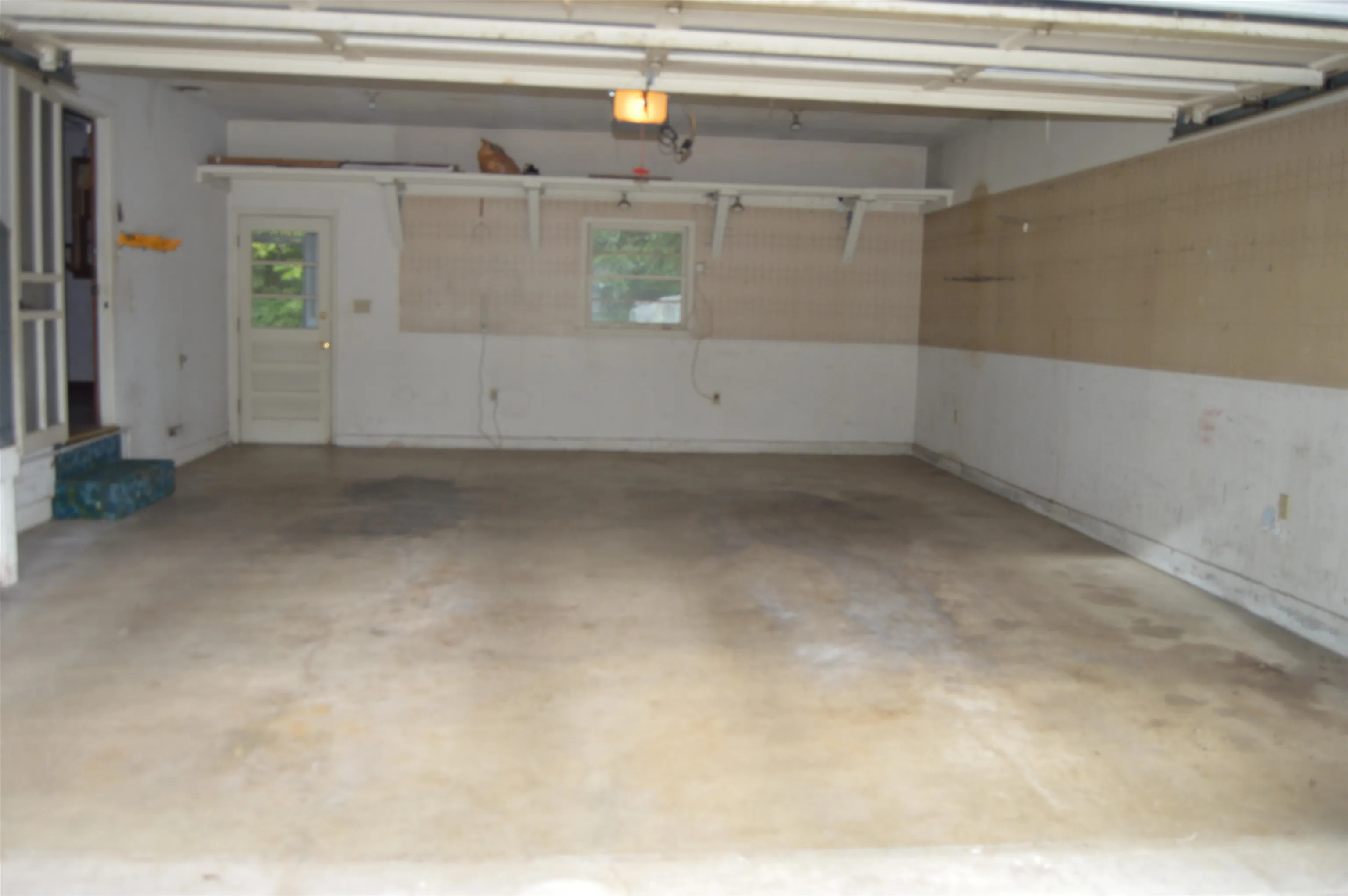 Wichita, Kansas 67211, United States, 3 Bedrooms Bedrooms, ,3 BathroomsBathrooms,Residential,Pending,46782