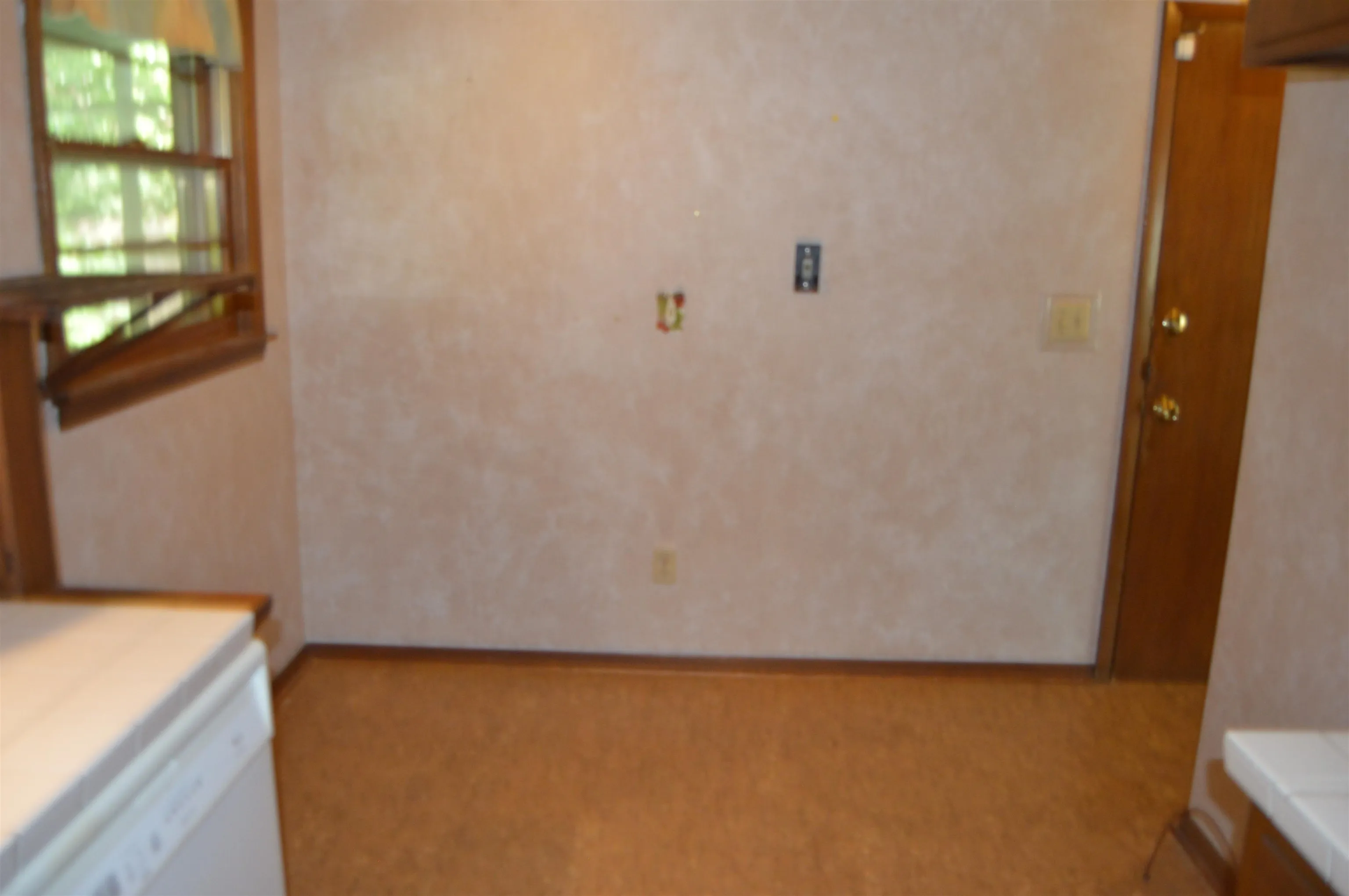 Wichita, Kansas 67211, United States, 3 Bedrooms Bedrooms, ,3 BathroomsBathrooms,Residential,Pending,46782