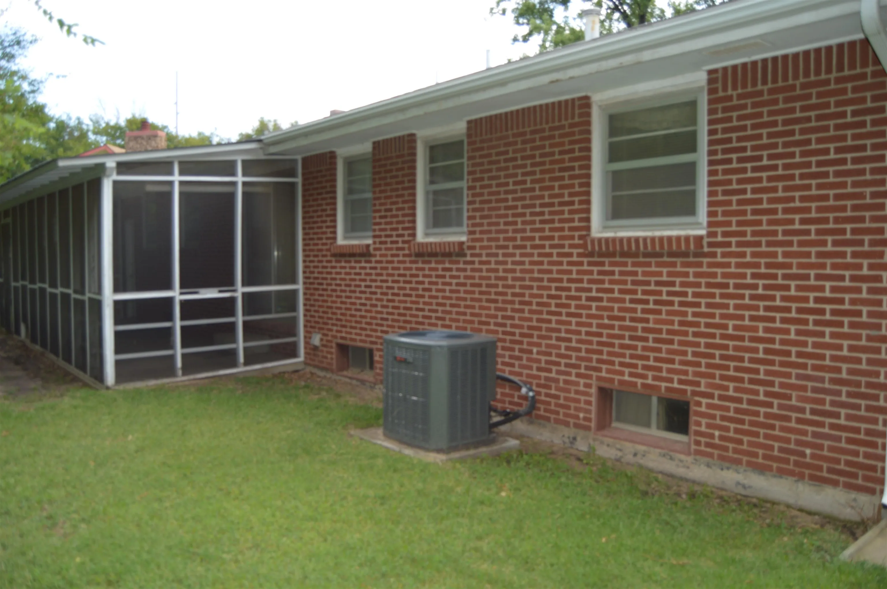 Wichita, Kansas 67211, United States, 3 Bedrooms Bedrooms, ,3 BathroomsBathrooms,Residential,Pending,46782
