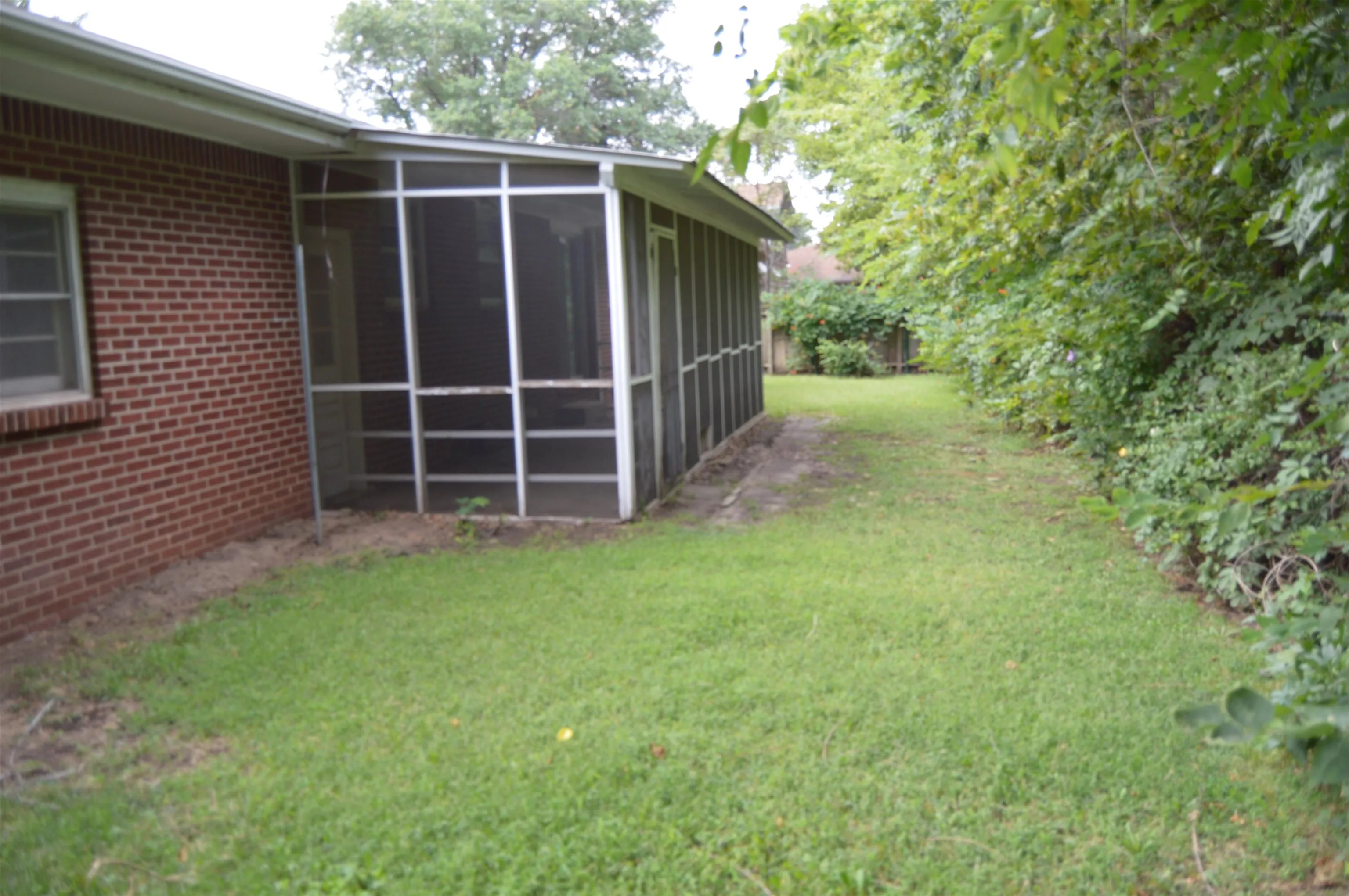 Wichita, Kansas 67211, United States, 3 Bedrooms Bedrooms, ,3 BathroomsBathrooms,Residential,Pending,46782