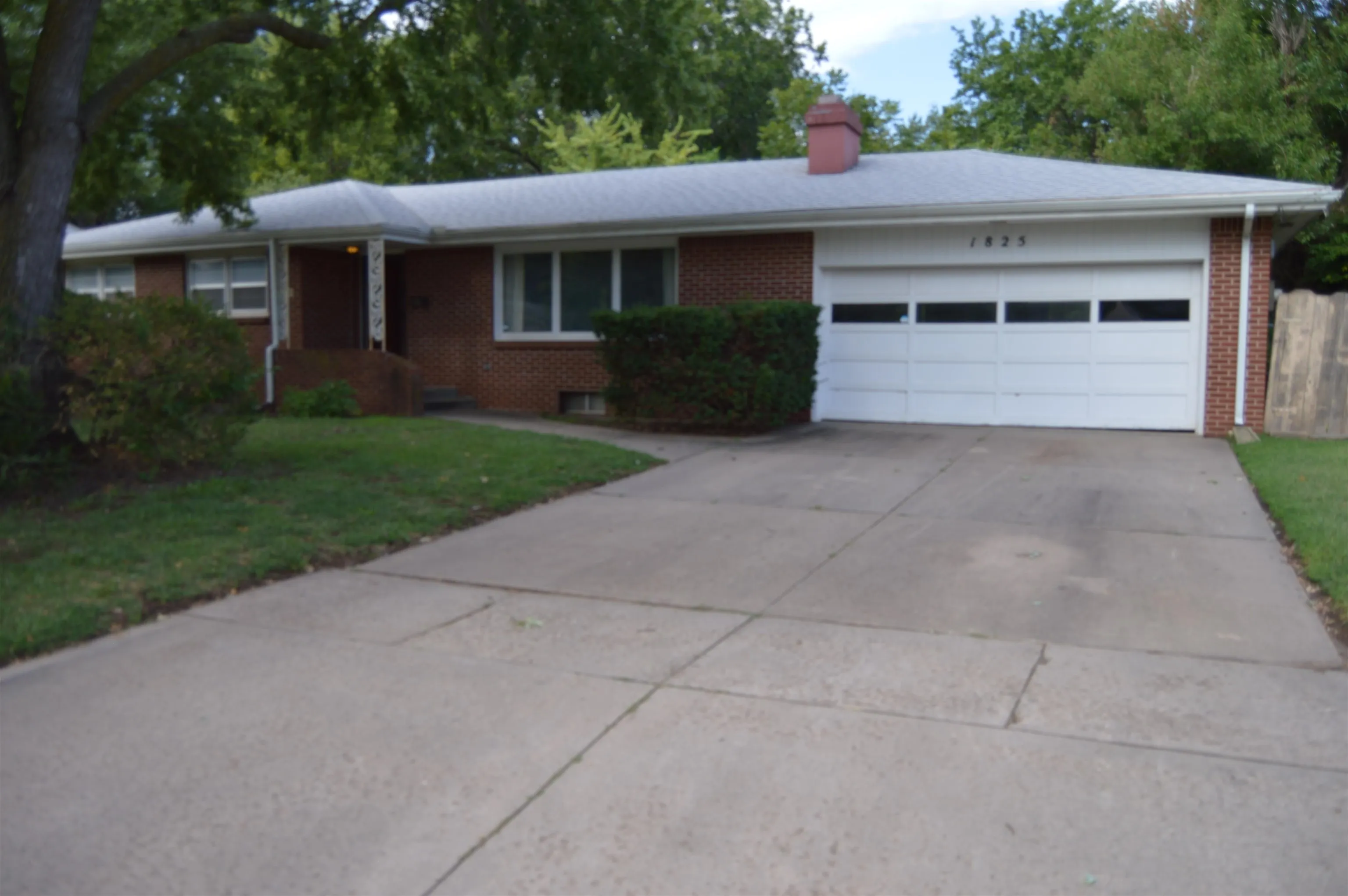 Wichita, Kansas 67211, United States, 3 Bedrooms Bedrooms, ,3 BathroomsBathrooms,Residential,Pending,46782