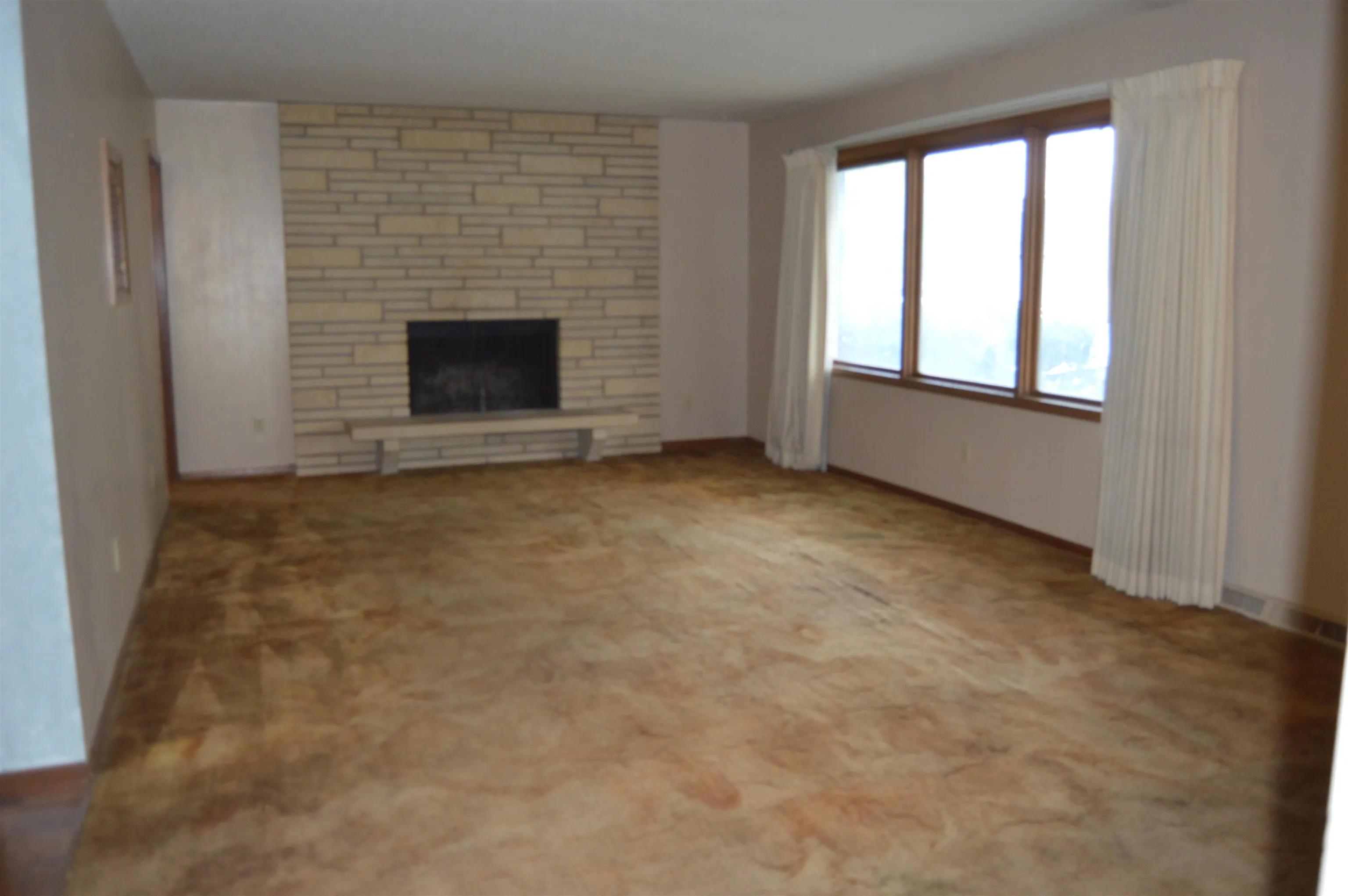 Wichita, Kansas 67211, United States, 3 Bedrooms Bedrooms, ,3 BathroomsBathrooms,Residential,Pending,46782