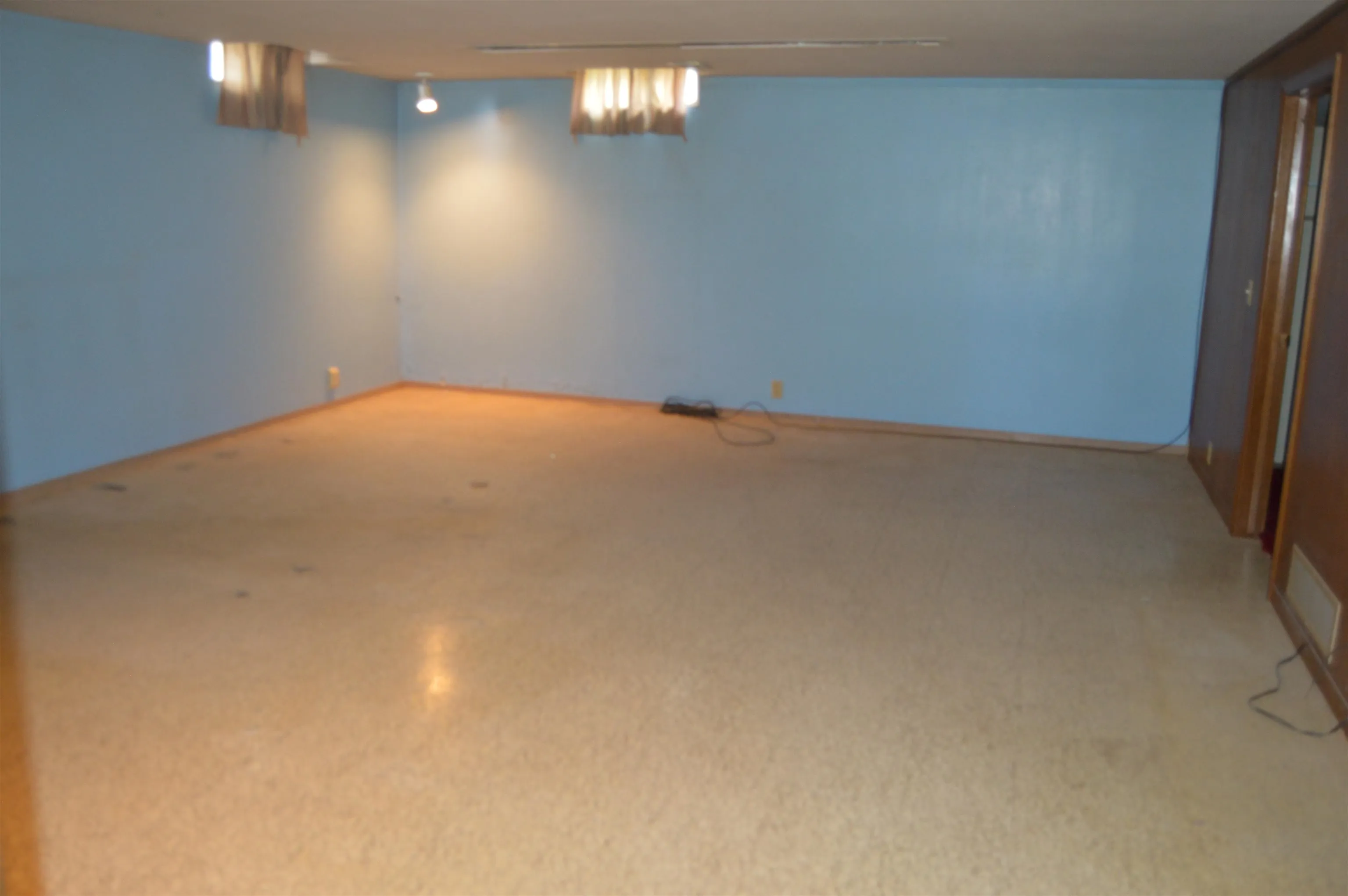 Wichita, Kansas 67211, United States, 3 Bedrooms Bedrooms, ,3 BathroomsBathrooms,Residential,Pending,46782