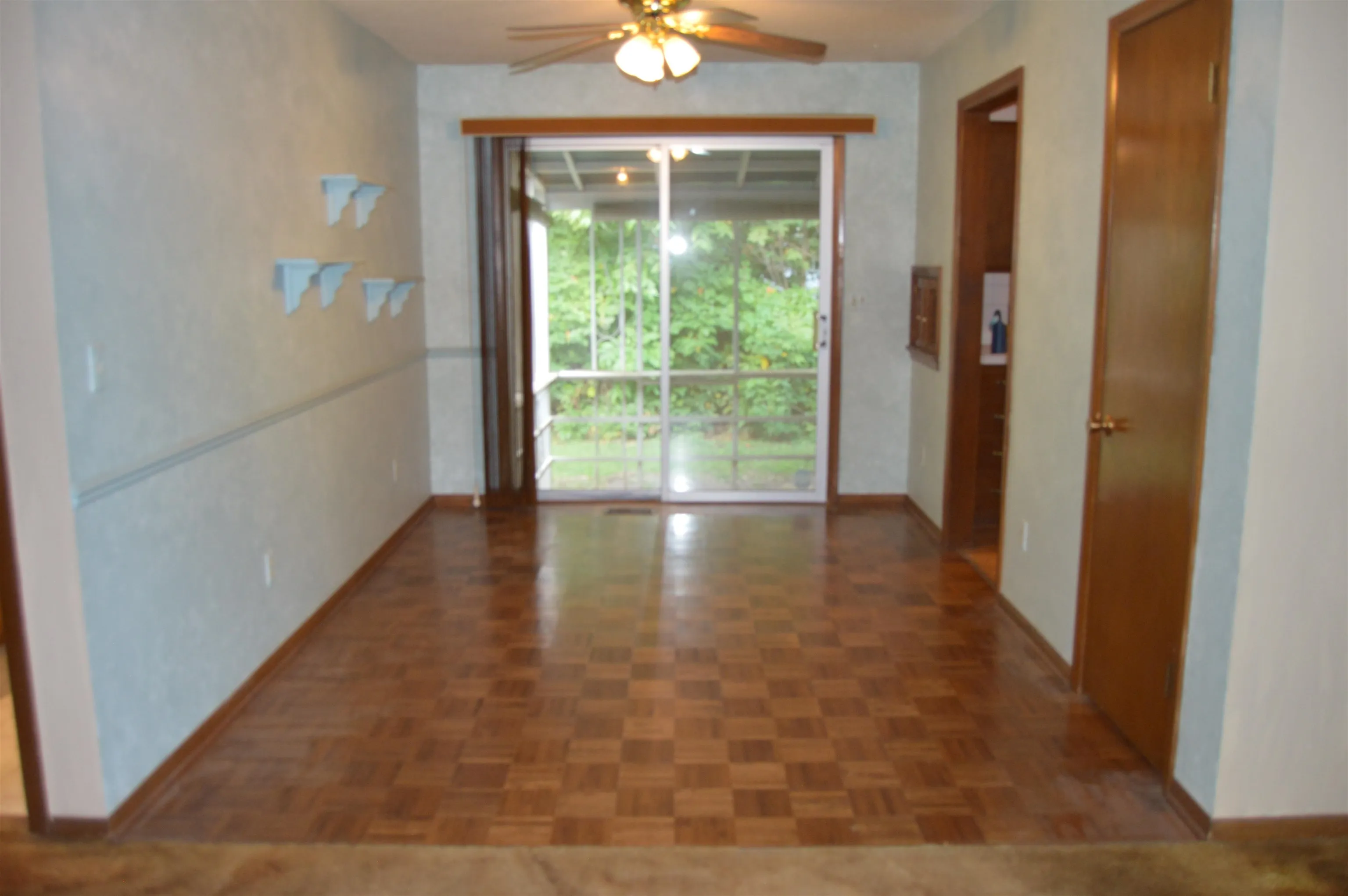 Wichita, Kansas 67211, United States, 3 Bedrooms Bedrooms, ,3 BathroomsBathrooms,Residential,Pending,46782