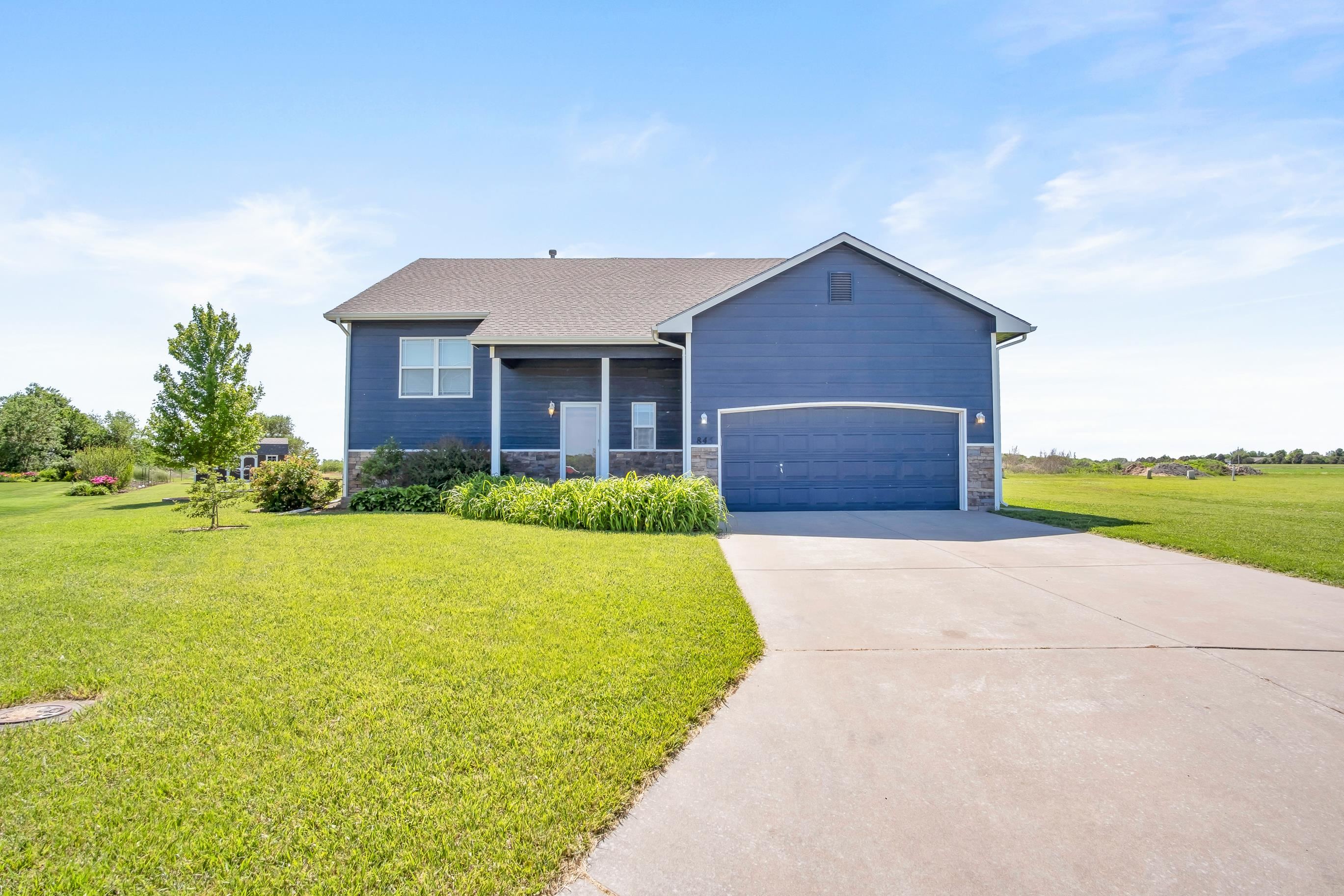 845 South Meadows Dr, Hesston, Kansas image 2