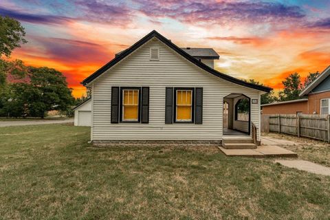 Homes For Sale - 158 N Mccomas St<br/> Sedgwick County, Wichita, KS 67203