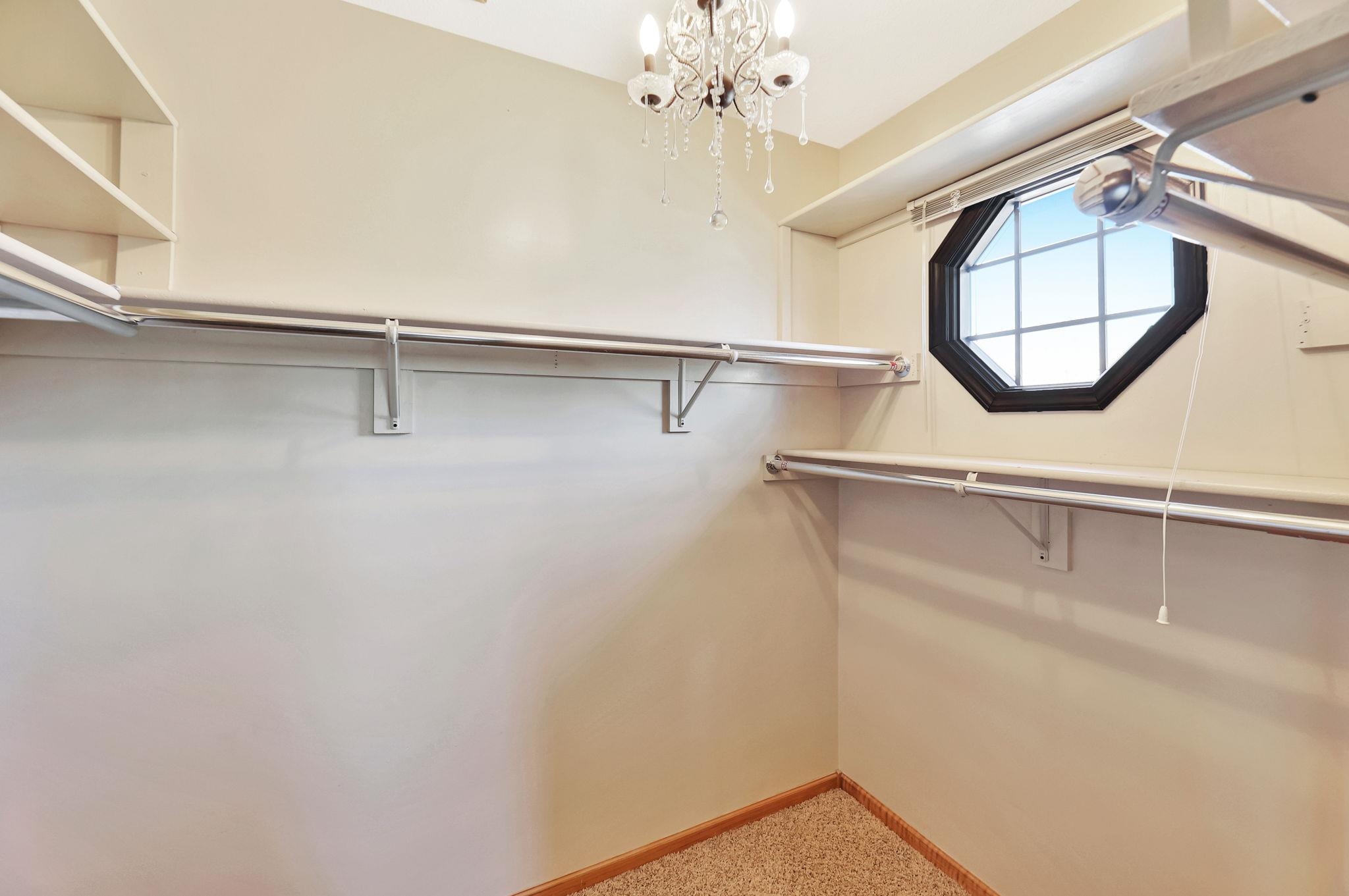 Wichita, Kansas 67226, United States, 4 Bedrooms Bedrooms, ,4 BathroomsBathrooms,Residential,Pending,64326