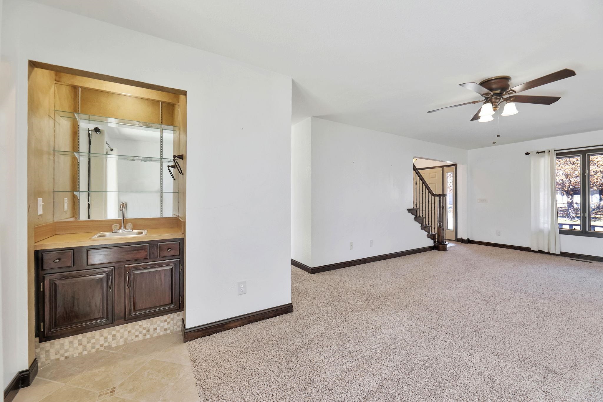 Wichita, Kansas 67226, United States, 4 Bedrooms Bedrooms, ,4 BathroomsBathrooms,Residential,Pending,64326