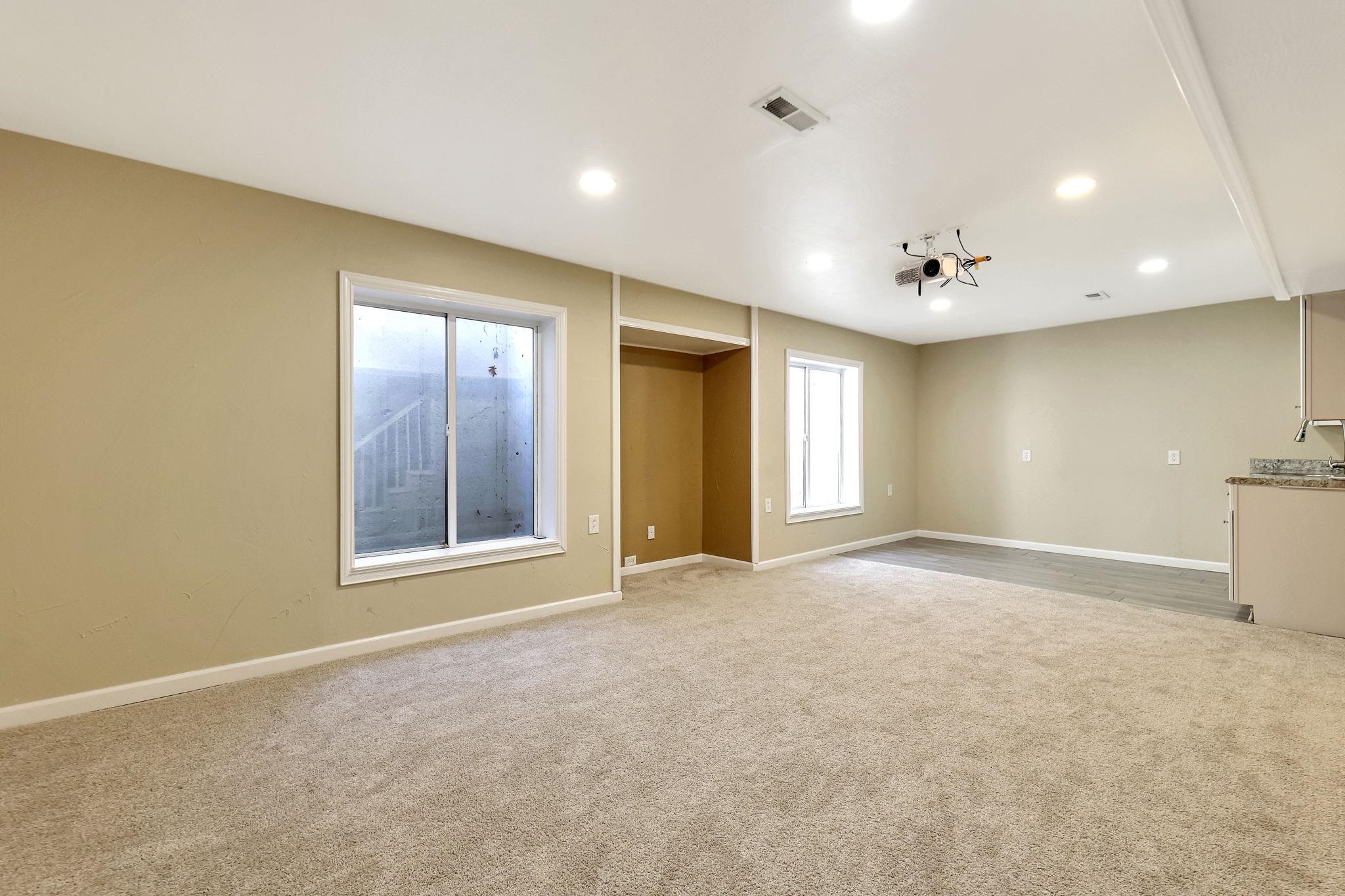 Wichita, Kansas 67226, United States, 4 Bedrooms Bedrooms, ,4 BathroomsBathrooms,Residential,Pending,64326