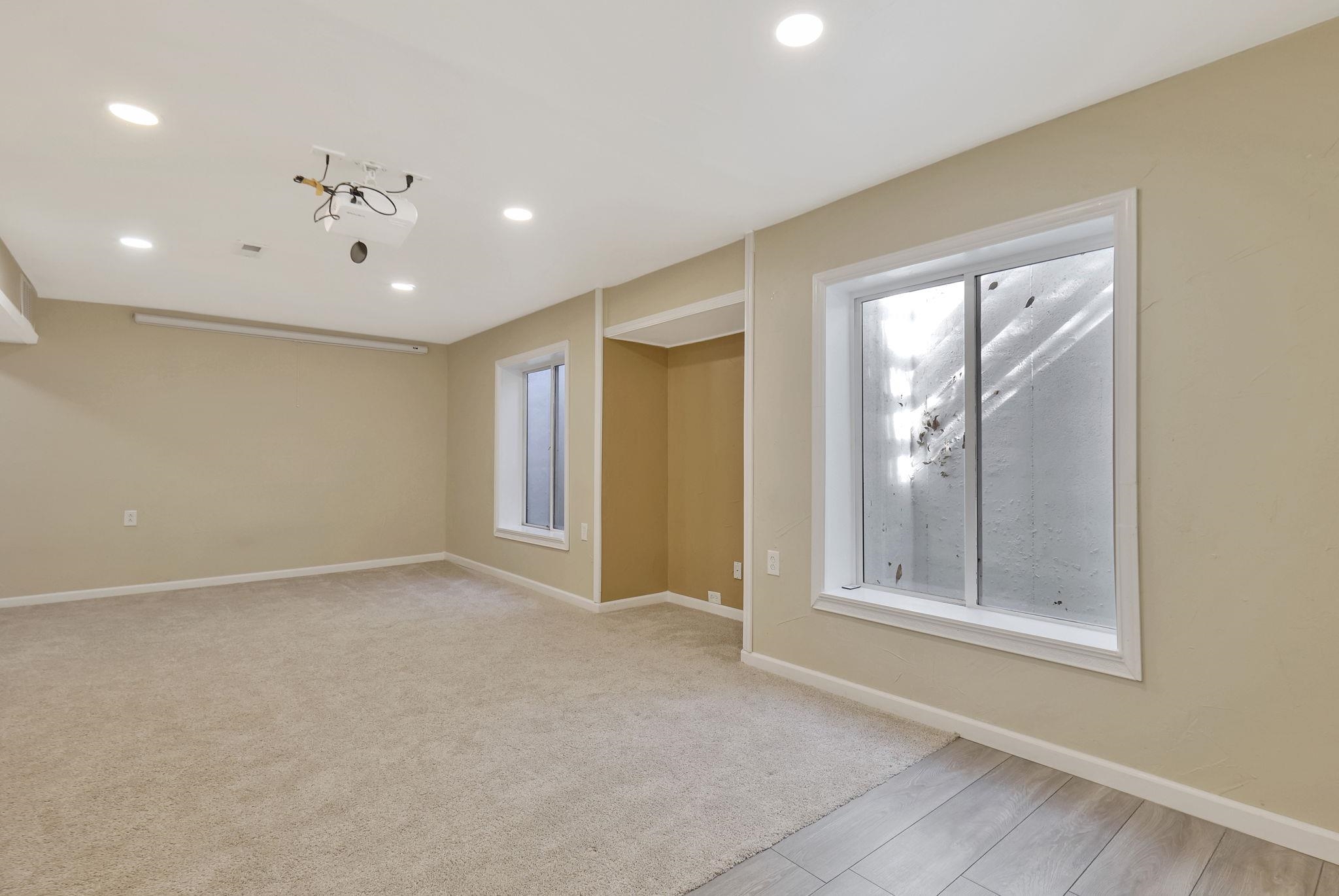 Wichita, Kansas 67226, United States, 4 Bedrooms Bedrooms, ,4 BathroomsBathrooms,Residential,Pending,64326