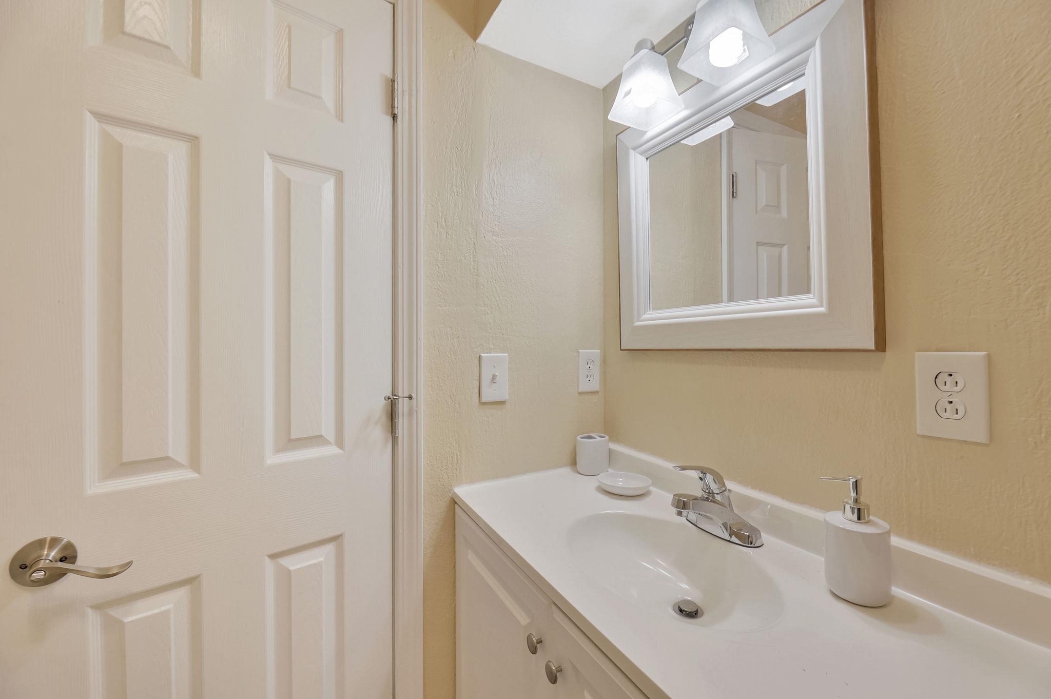 Wichita, Kansas 67226, United States, 4 Bedrooms Bedrooms, ,4 BathroomsBathrooms,Residential,Pending,64326