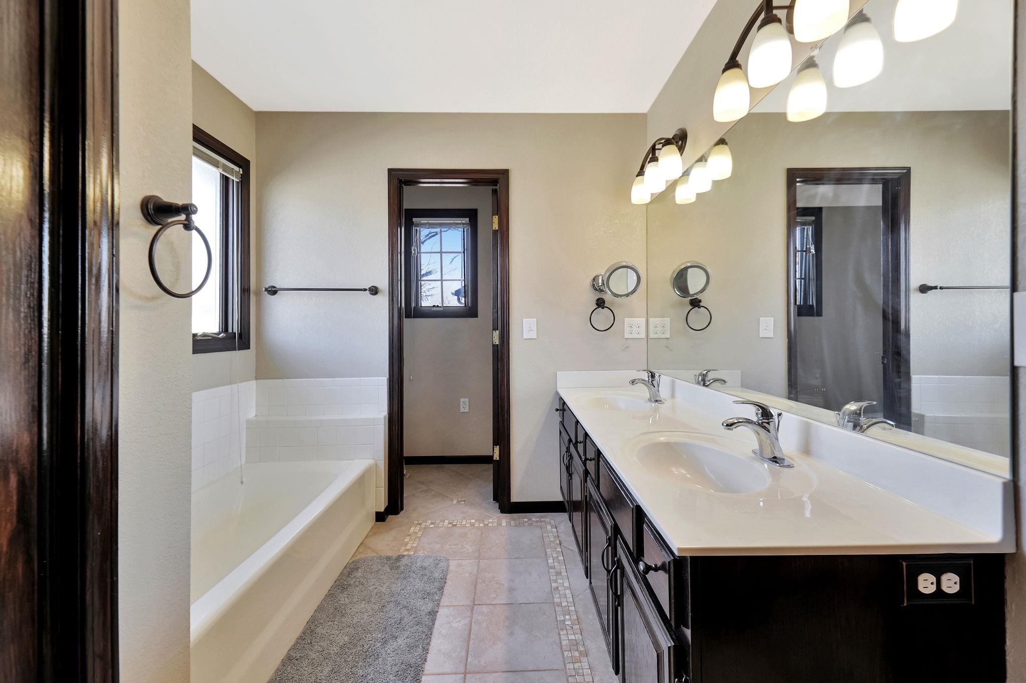 Wichita, Kansas 67226, United States, 4 Bedrooms Bedrooms, ,4 BathroomsBathrooms,Residential,Pending,64326