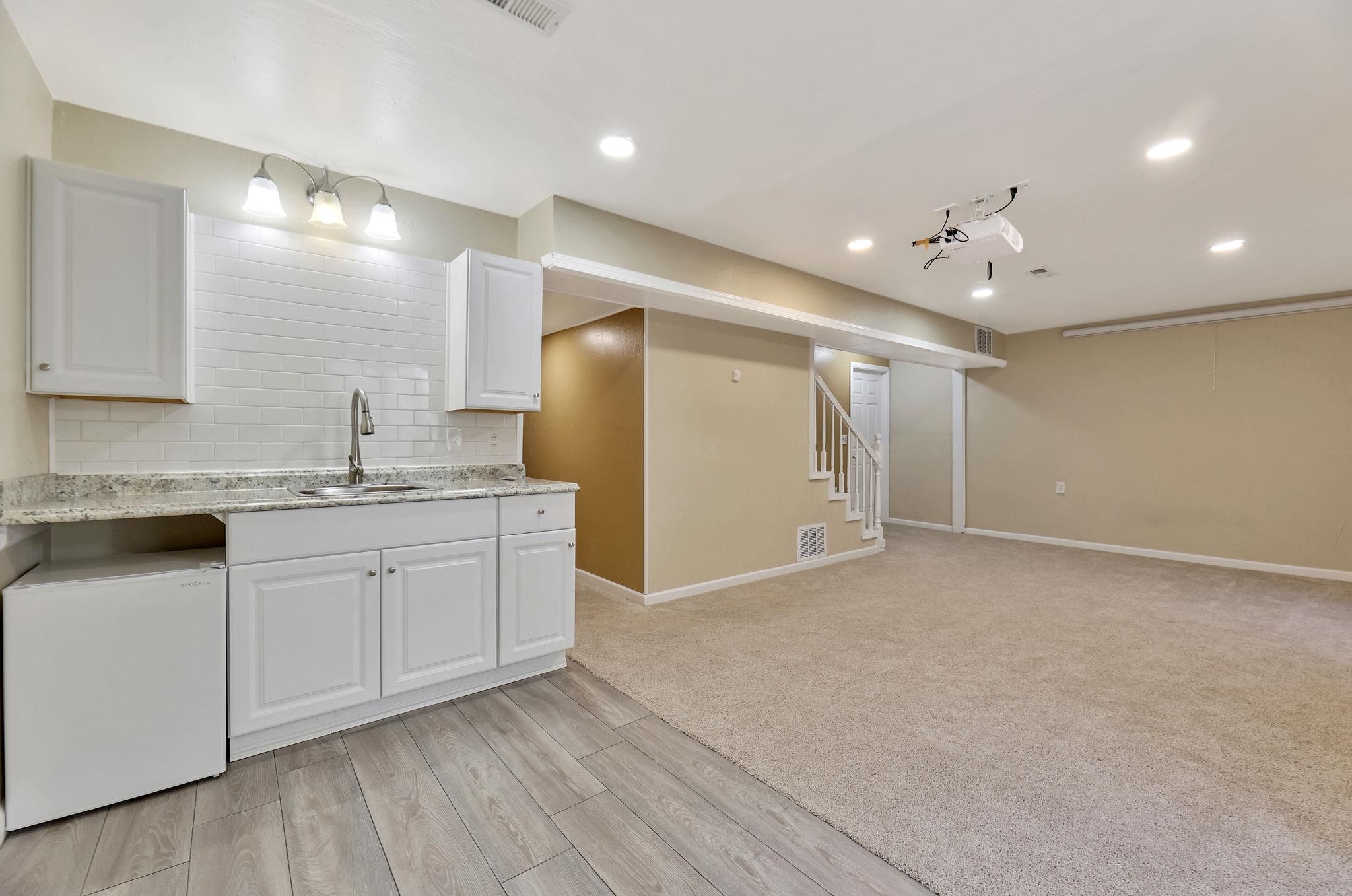 Wichita, Kansas 67226, United States, 4 Bedrooms Bedrooms, ,4 BathroomsBathrooms,Residential,Pending,64326