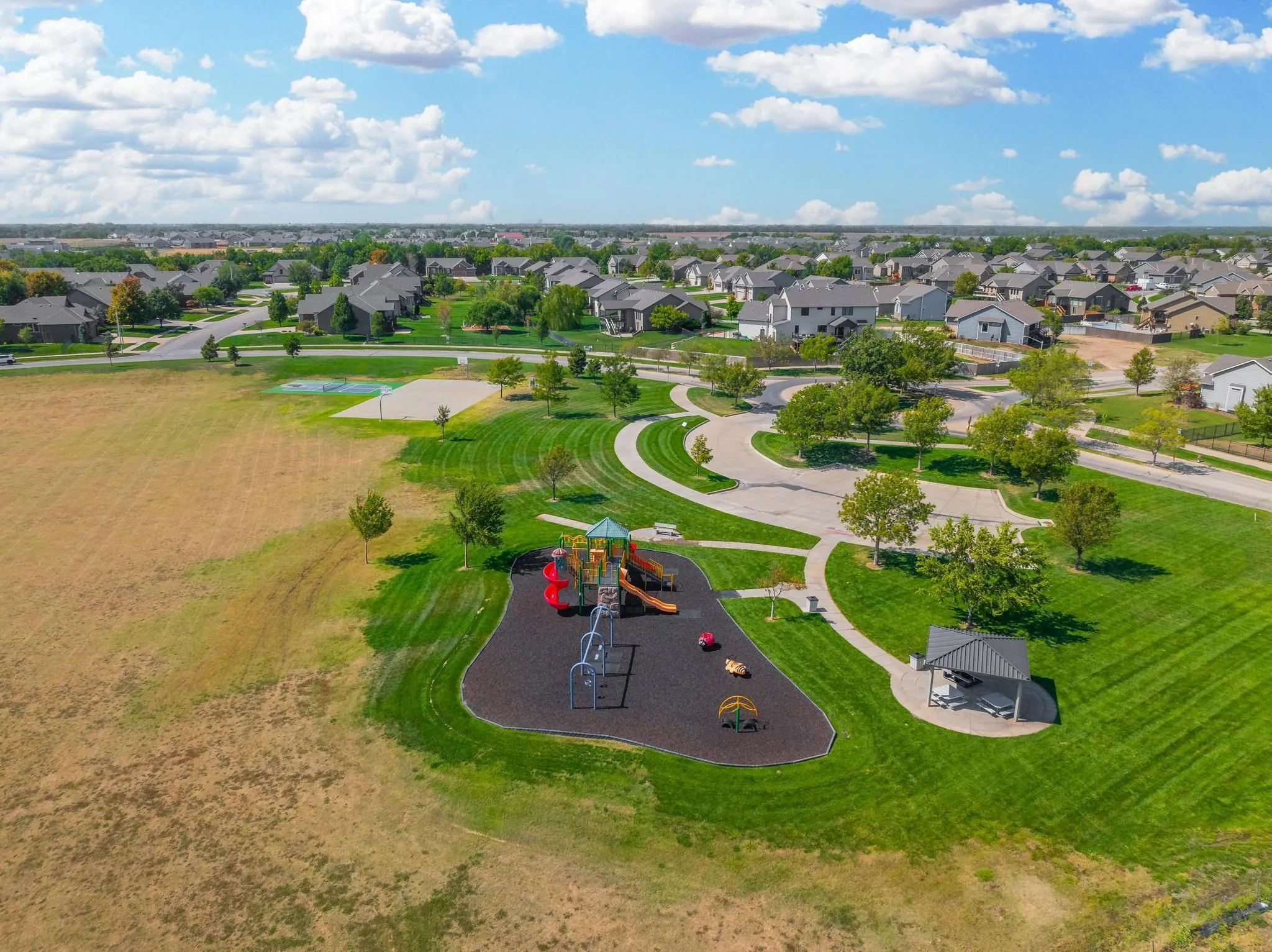 Andover, Kansas 67002, United States, 5 Bedrooms Bedrooms, ,3 BathroomsBathrooms,Residential,Pending,42977