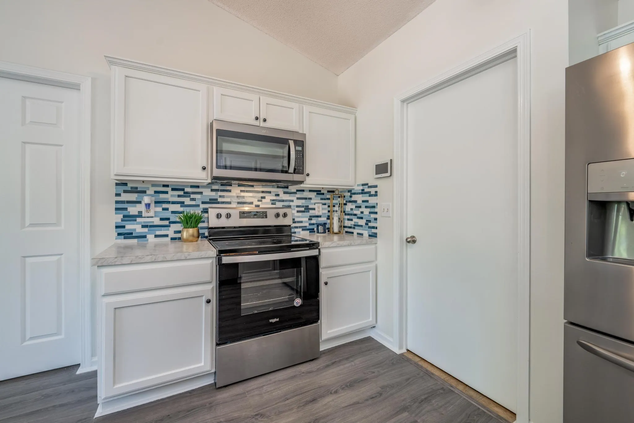 Andover, Kansas 67002, United States, 5 Bedrooms Bedrooms, ,3 BathroomsBathrooms,Residential,Pending,42977