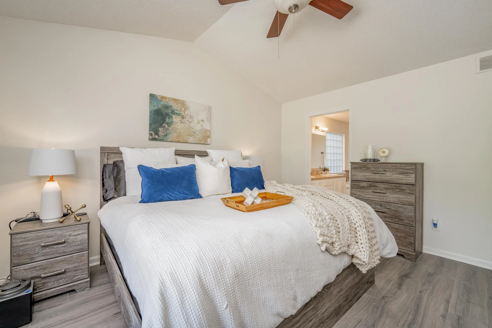 Andover, Kansas 67002, United States, 5 Bedrooms Bedrooms, ,3 BathroomsBathrooms,Residential,Pending,42977