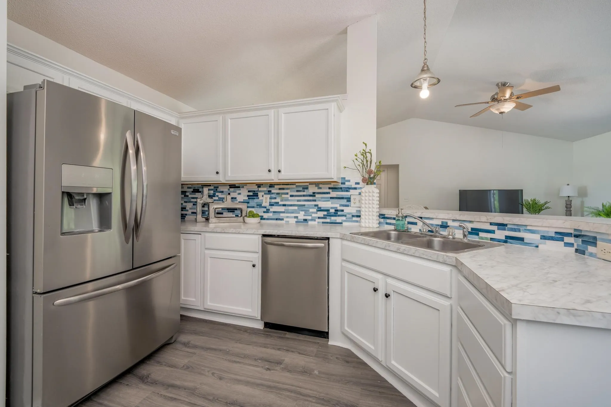 Andover, Kansas 67002, United States, 5 Bedrooms Bedrooms, ,3 BathroomsBathrooms,Residential,Pending,42977