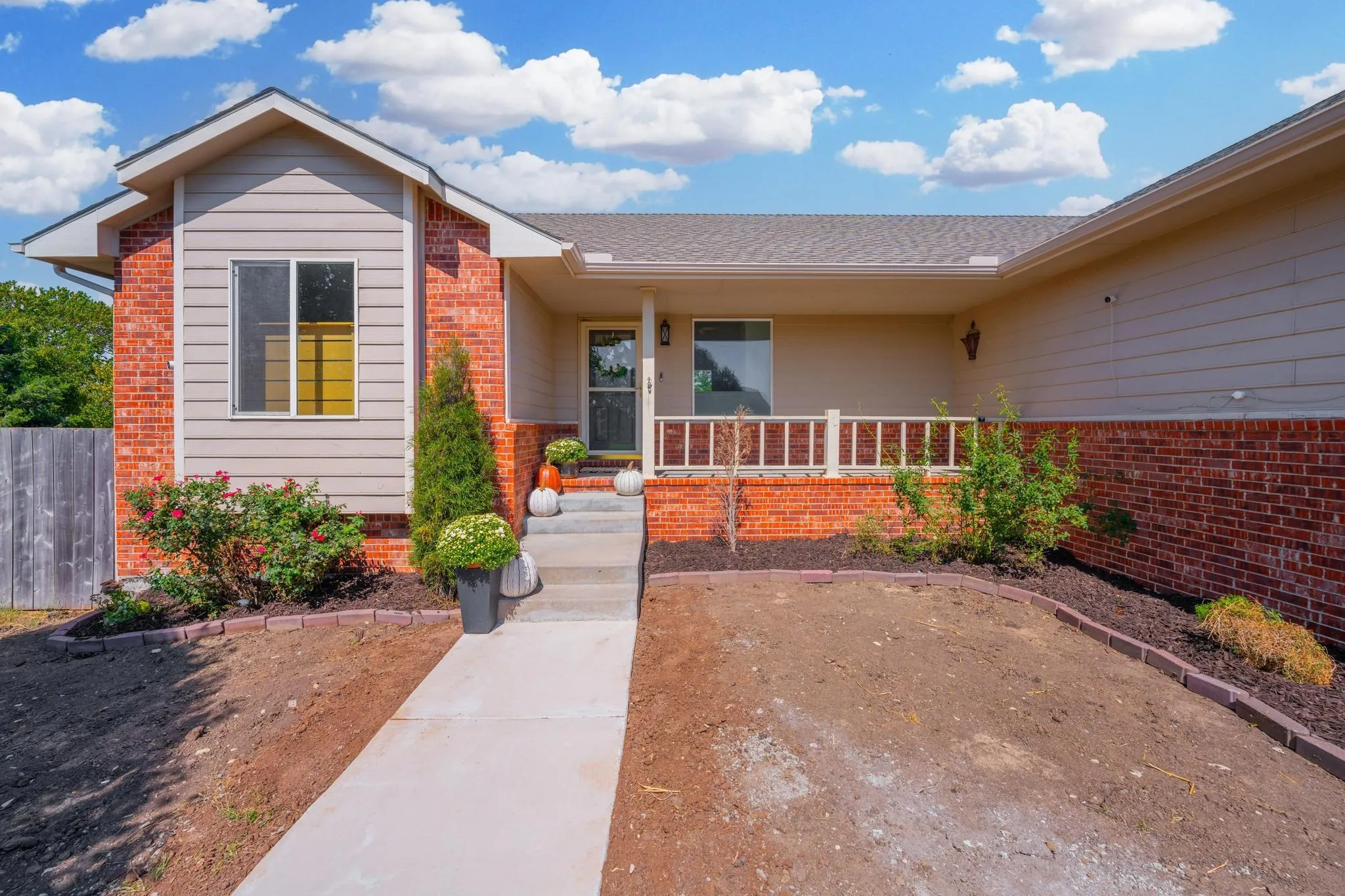 Andover, Kansas 67002, United States, 5 Bedrooms Bedrooms, ,3 BathroomsBathrooms,Residential,Pending,42977