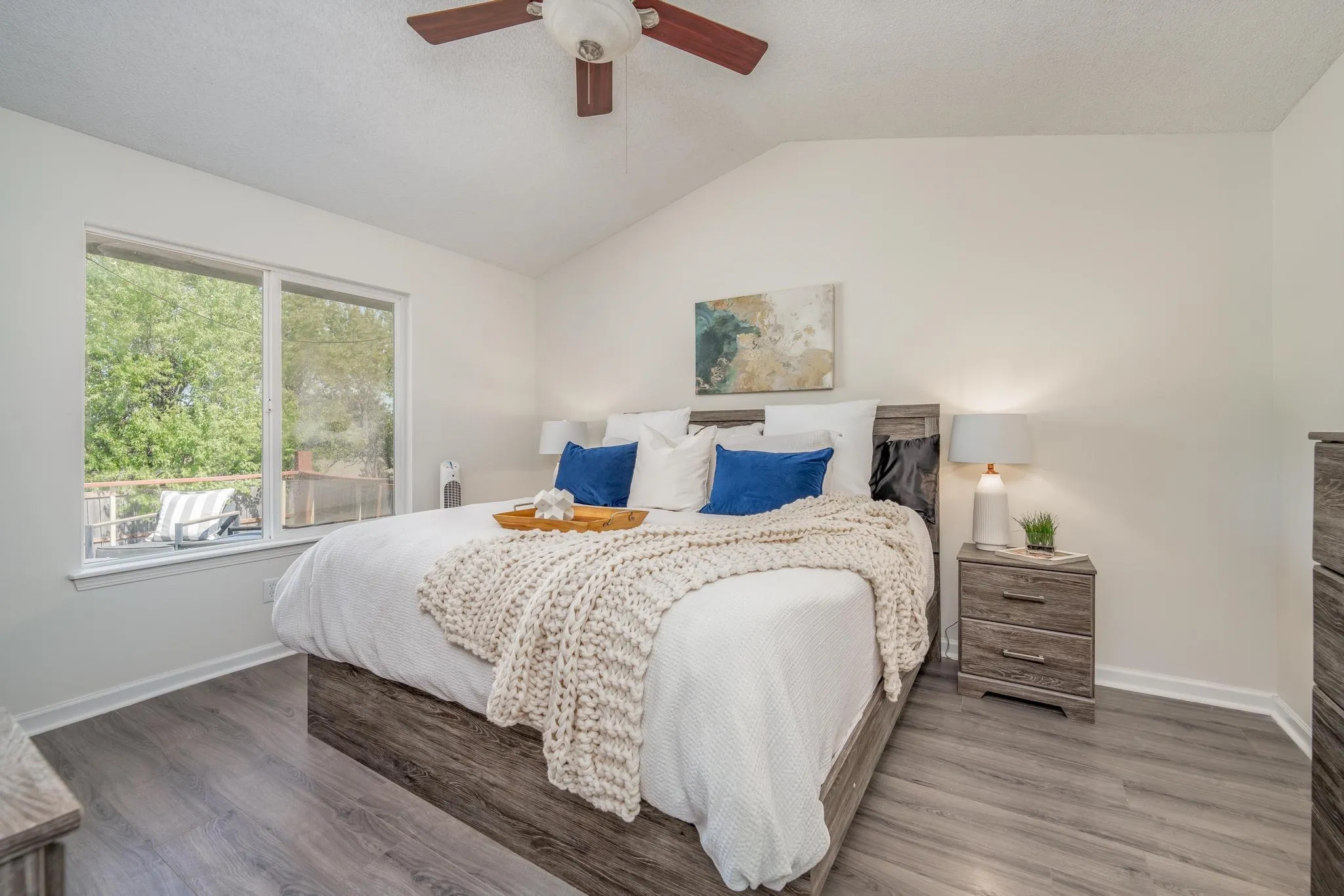 Andover, Kansas 67002, United States, 5 Bedrooms Bedrooms, ,3 BathroomsBathrooms,Residential,Pending,42977