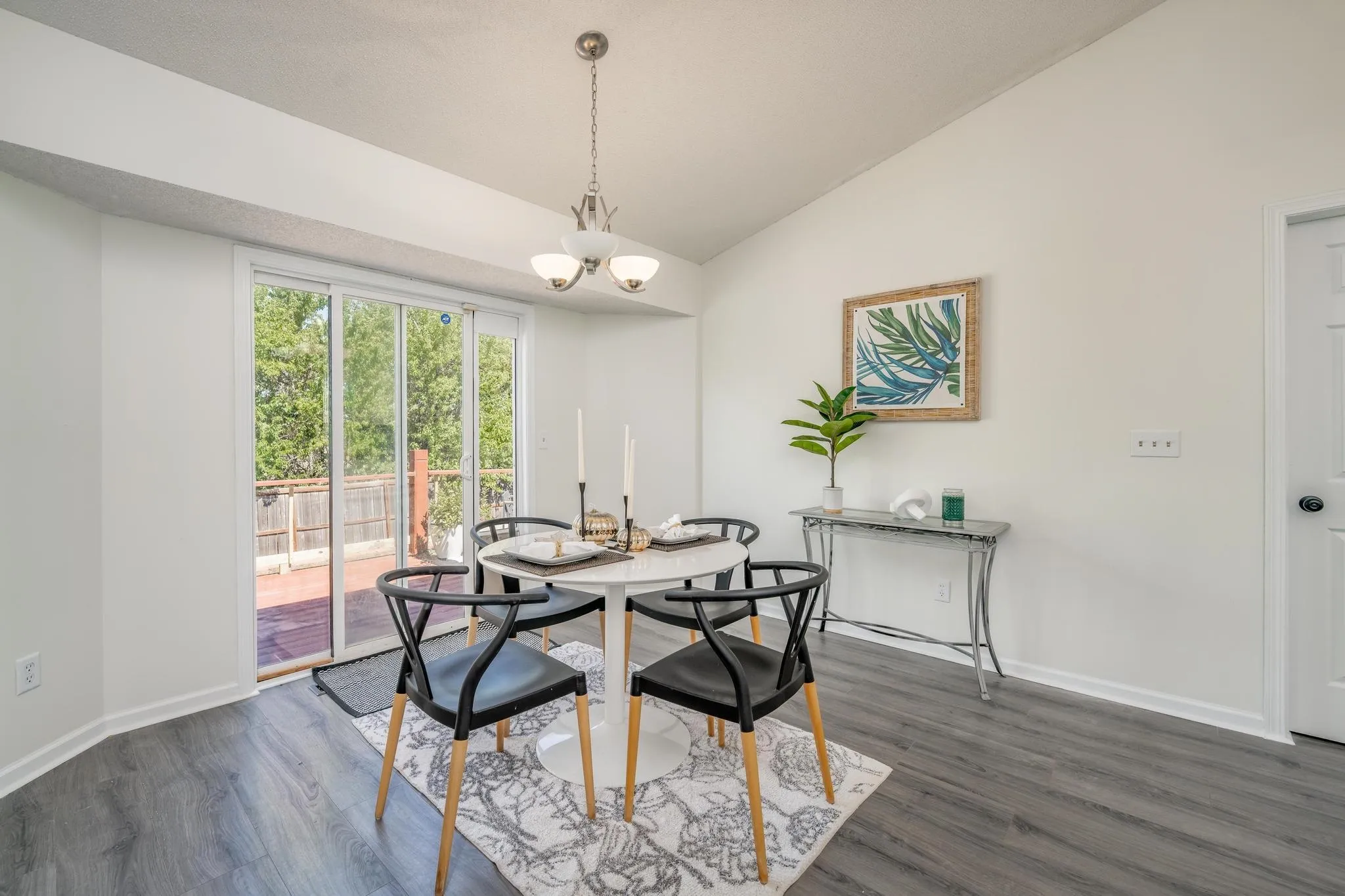 Andover, Kansas 67002, United States, 5 Bedrooms Bedrooms, ,3 BathroomsBathrooms,Residential,Pending,42977