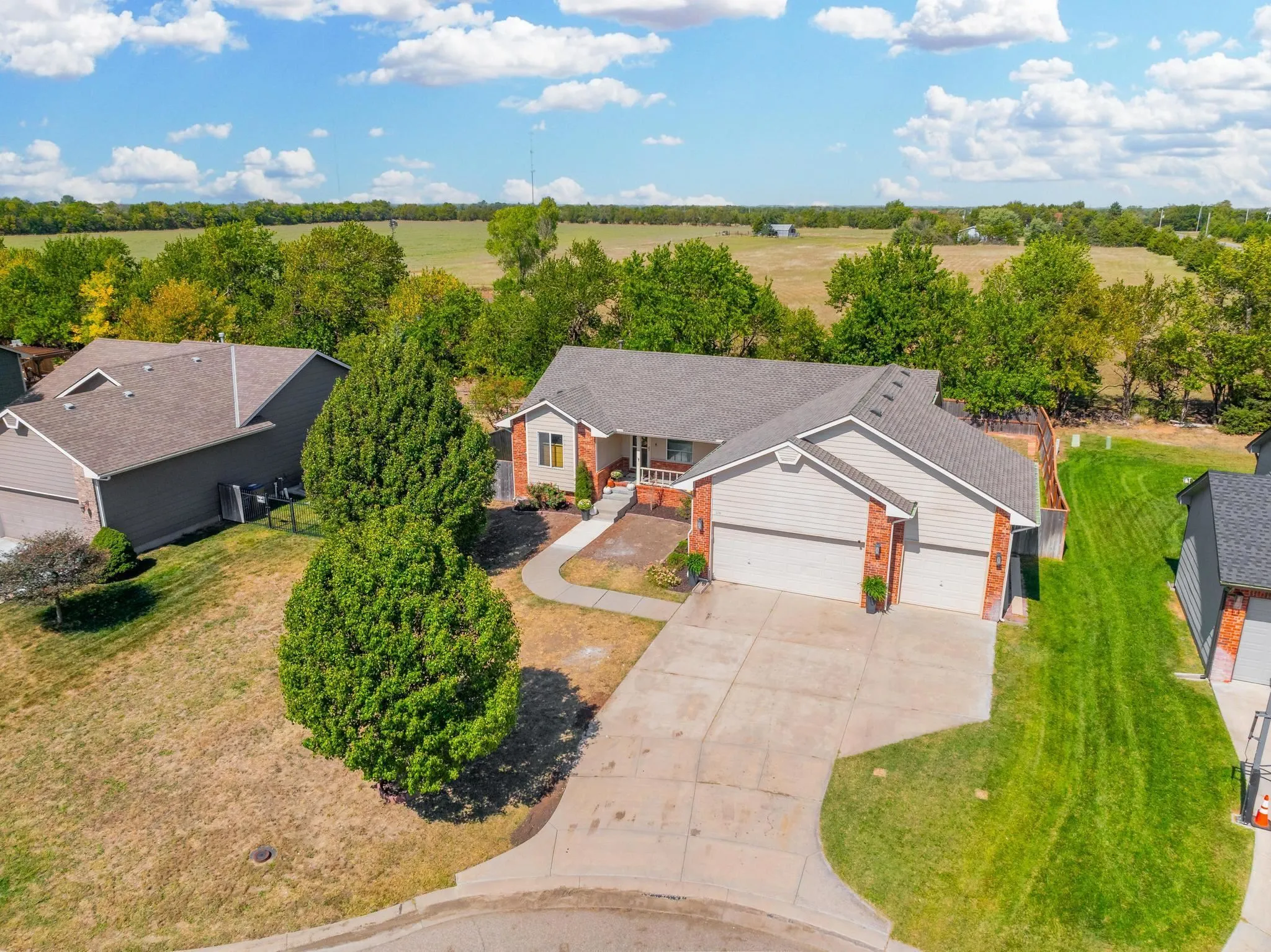 Andover, Kansas 67002, United States, 5 Bedrooms Bedrooms, ,3 BathroomsBathrooms,Residential,Pending,42977