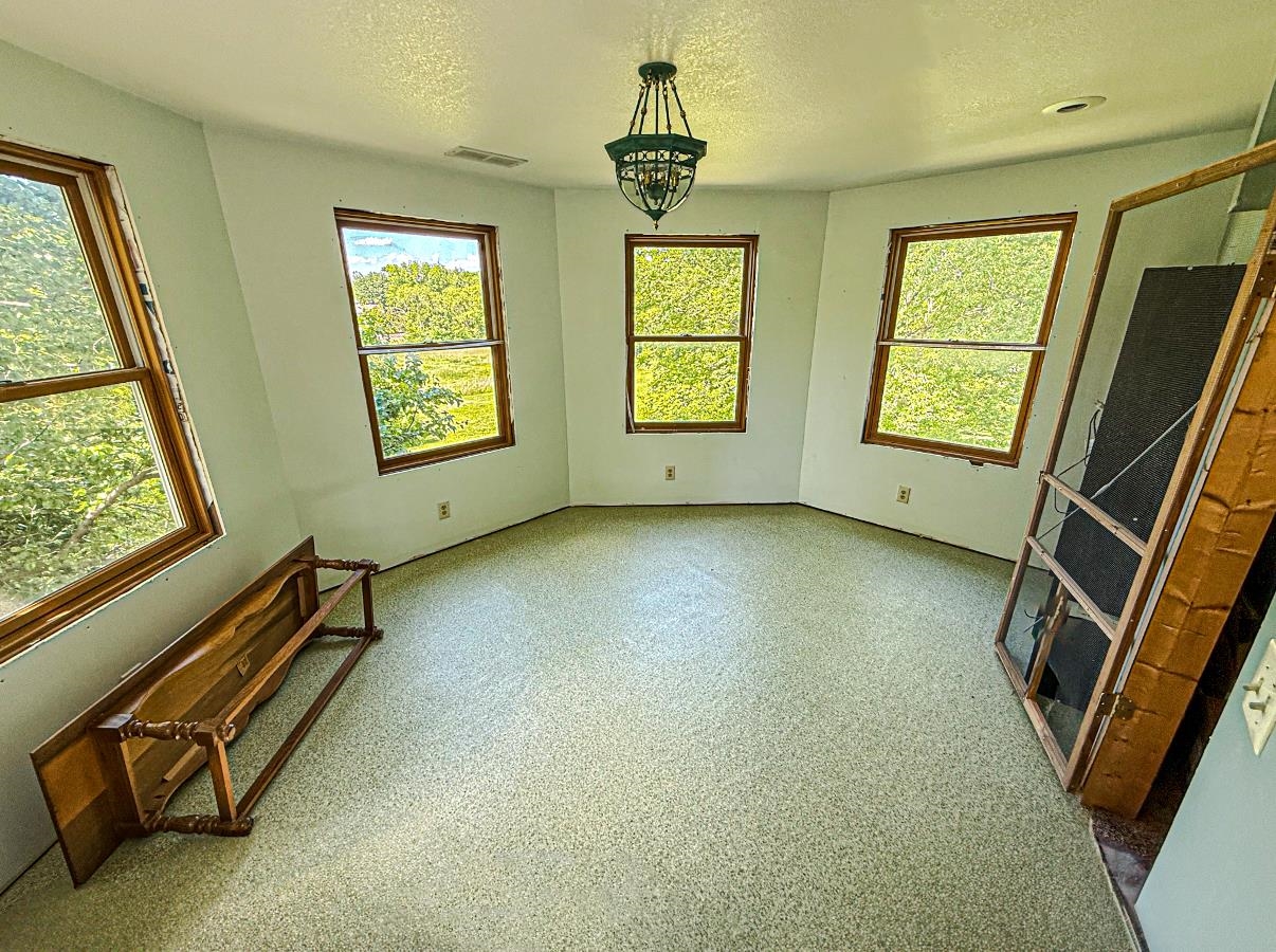 112 S Maple St, Peabody, Kansas image 26