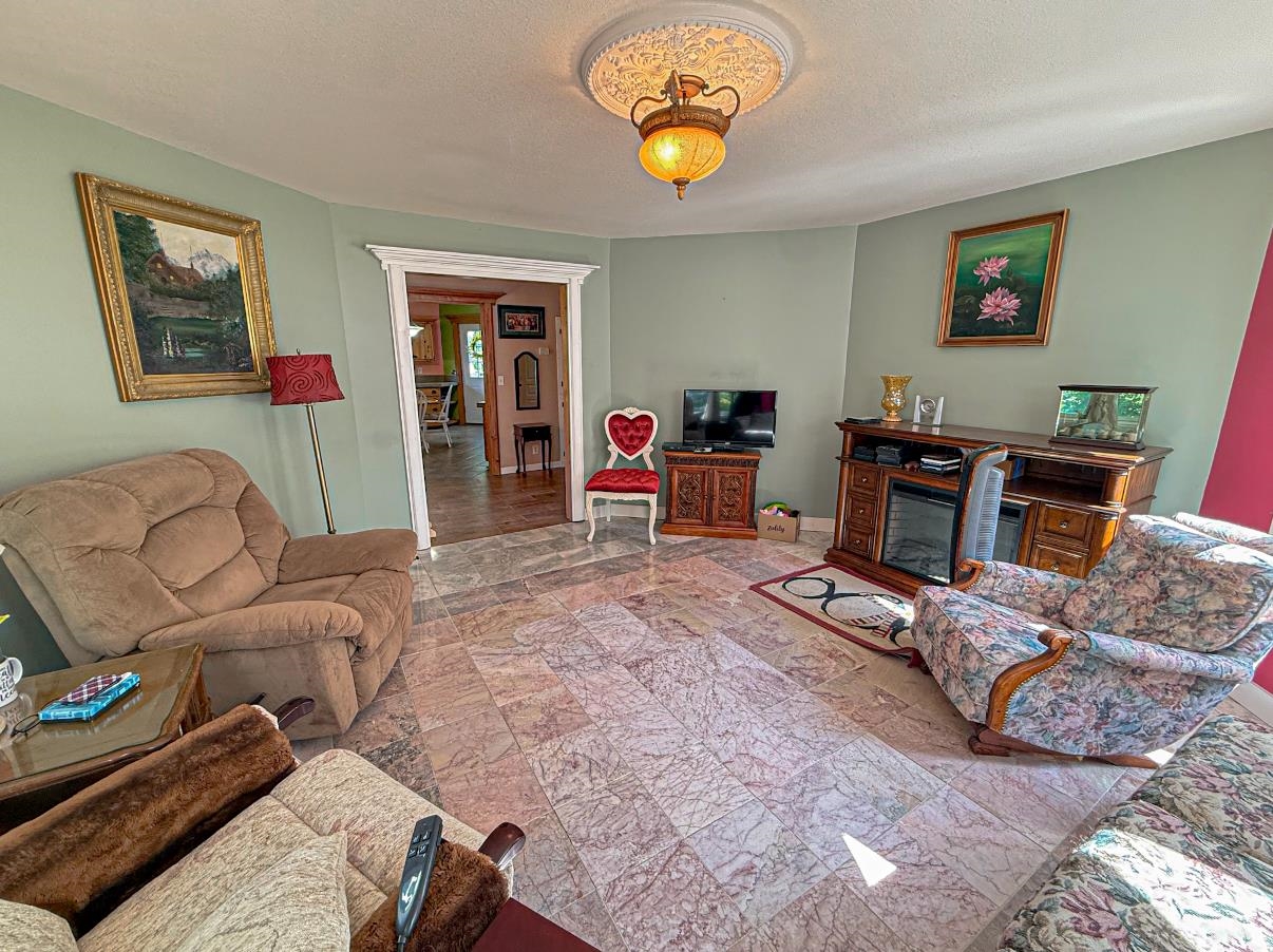 112 S Maple St, Peabody, Kansas image 16