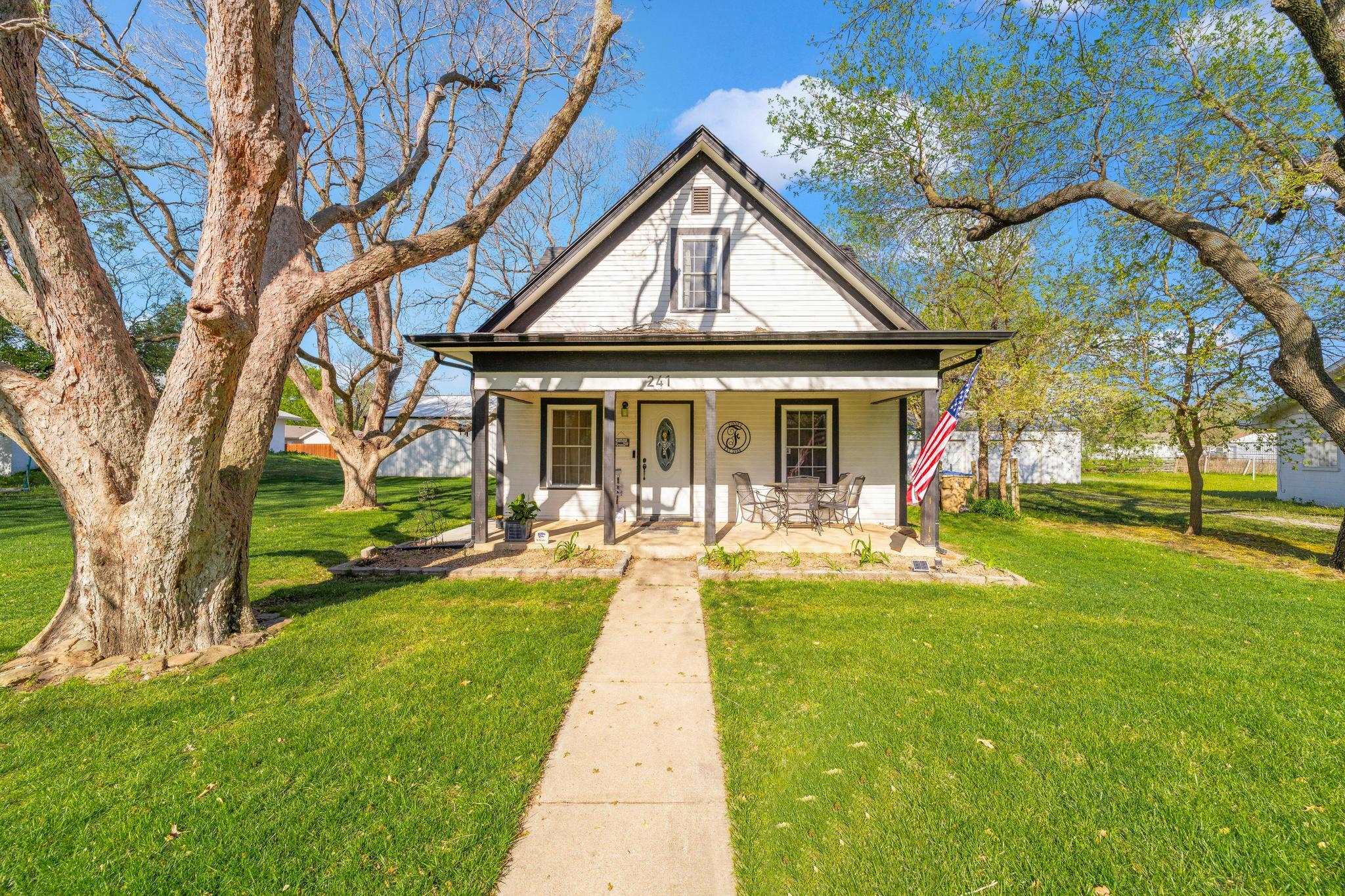 241 S 3rd St, Clearwater, Kansas image 4