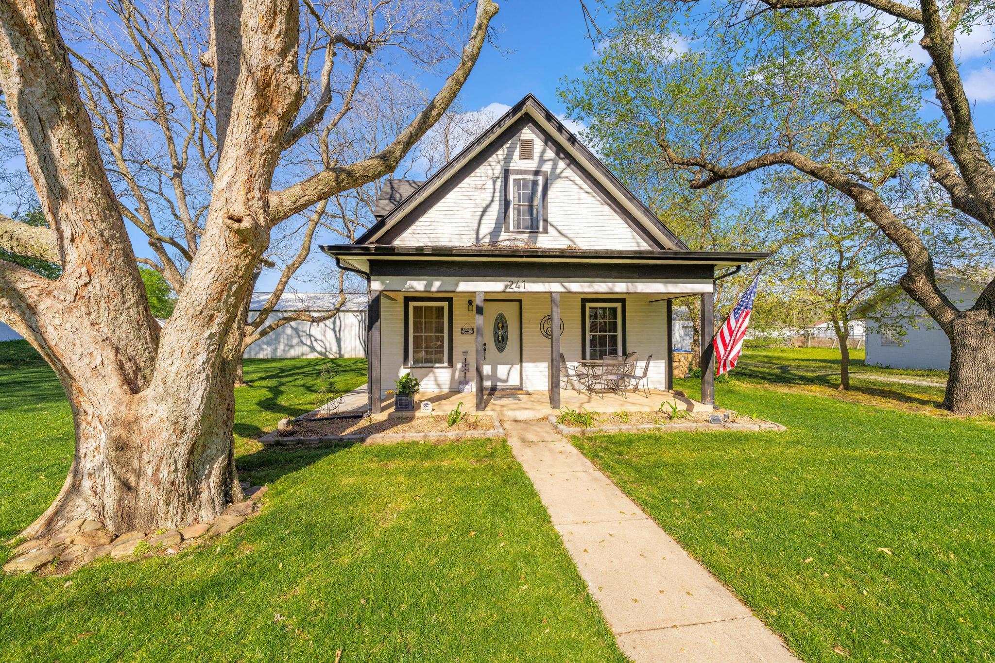 241 S 3rd St, Clearwater, Kansas image 5