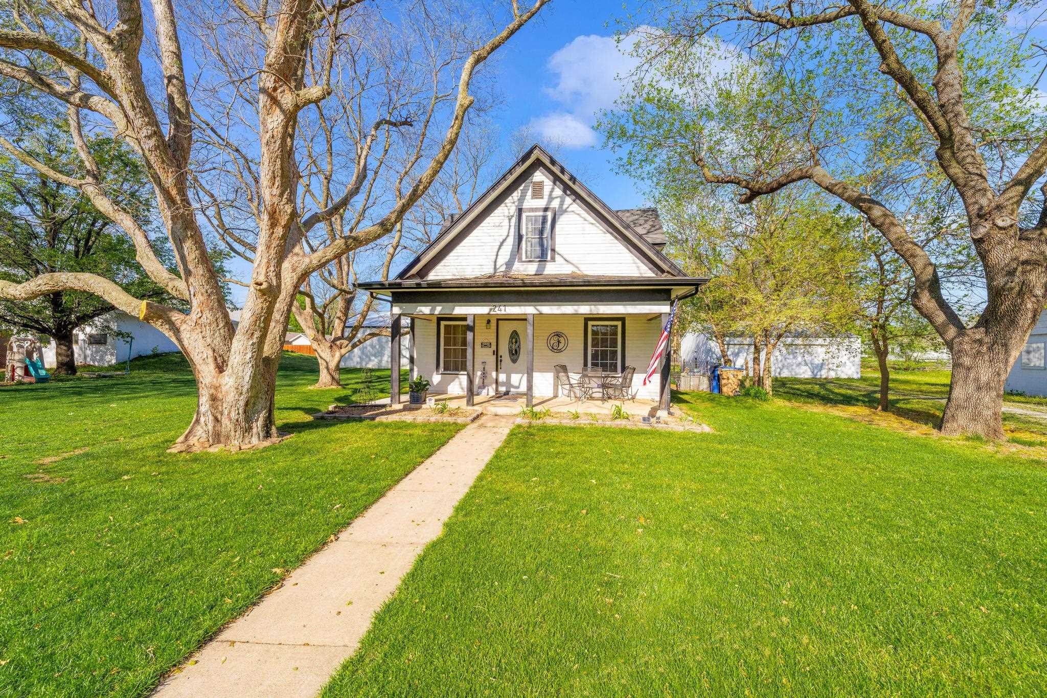 241 S 3rd St, Clearwater, Kansas image 3