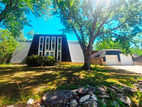 Townhouse For Sale - 1120 Helen<br/> Augusta, KS 67010