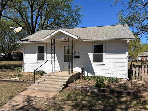Apartment For Sale - 216 E 8th St<br/> Harper, KS 67058