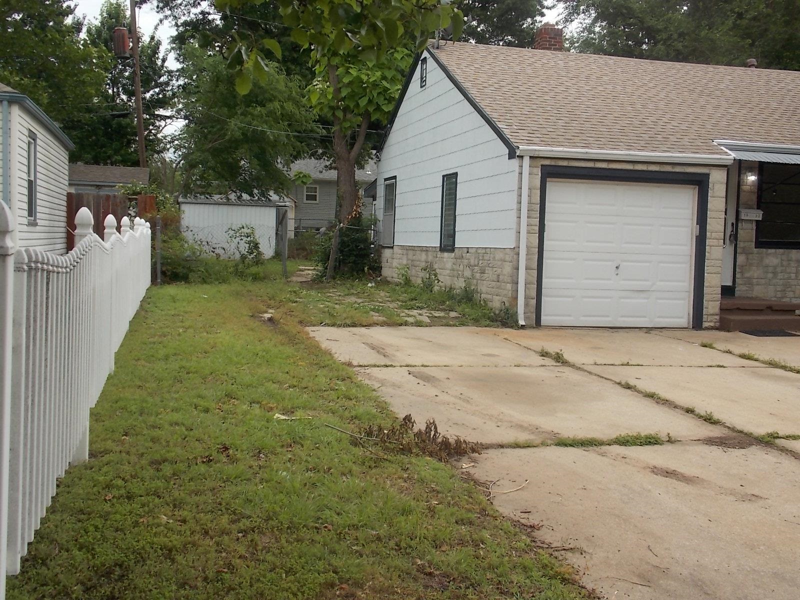 1932 S Ridgewood Dr, Wichita, Virginia image 2