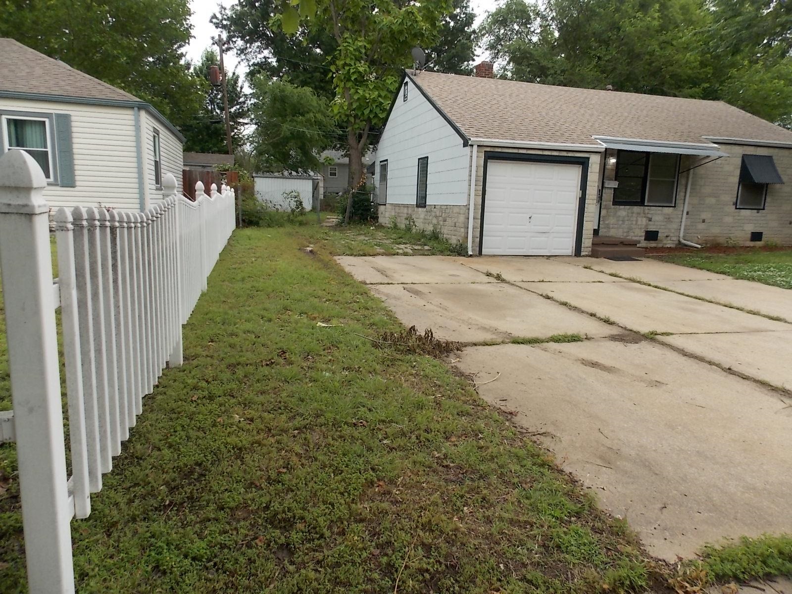 1932 S Ridgewood Dr, Wichita, Virginia image 4