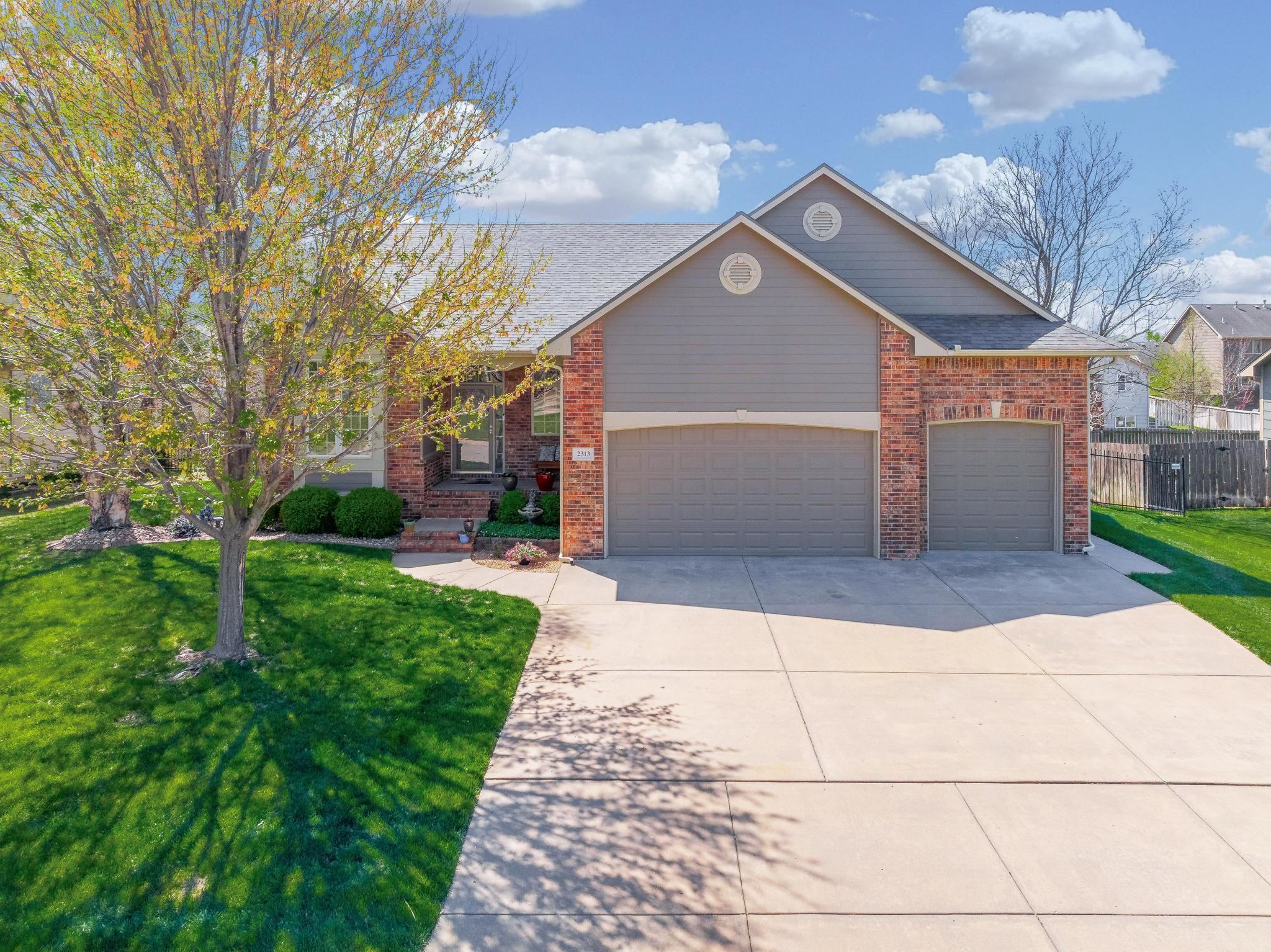 2313 E Timber Creek St, Derby, Kansas image 2