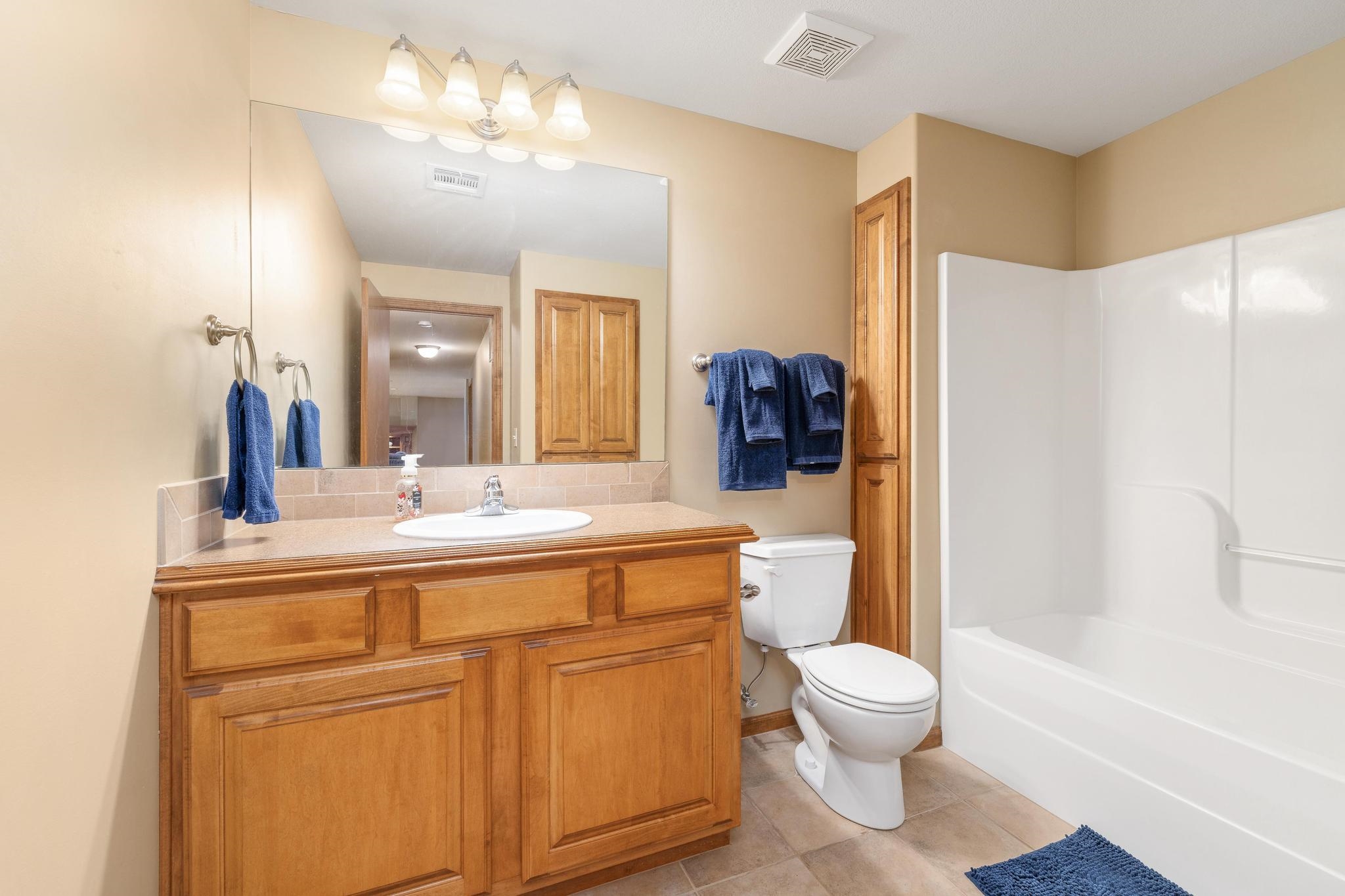2313 E Timber Creek St, Derby, Kansas image 19